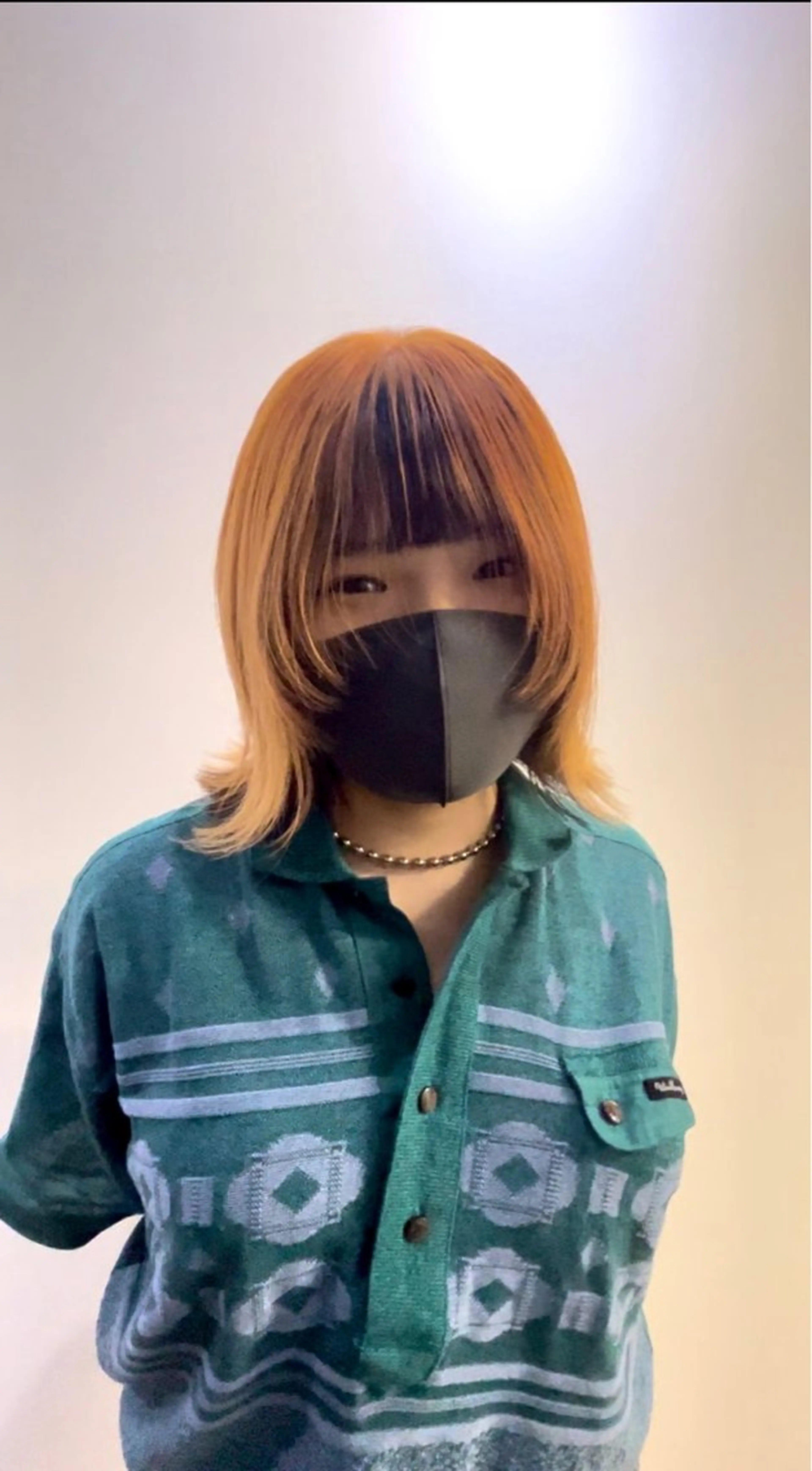 ミディアム カラー オレンジ 顔周りカット レイヤーカット Libre 西野圭一のヘアスタイル