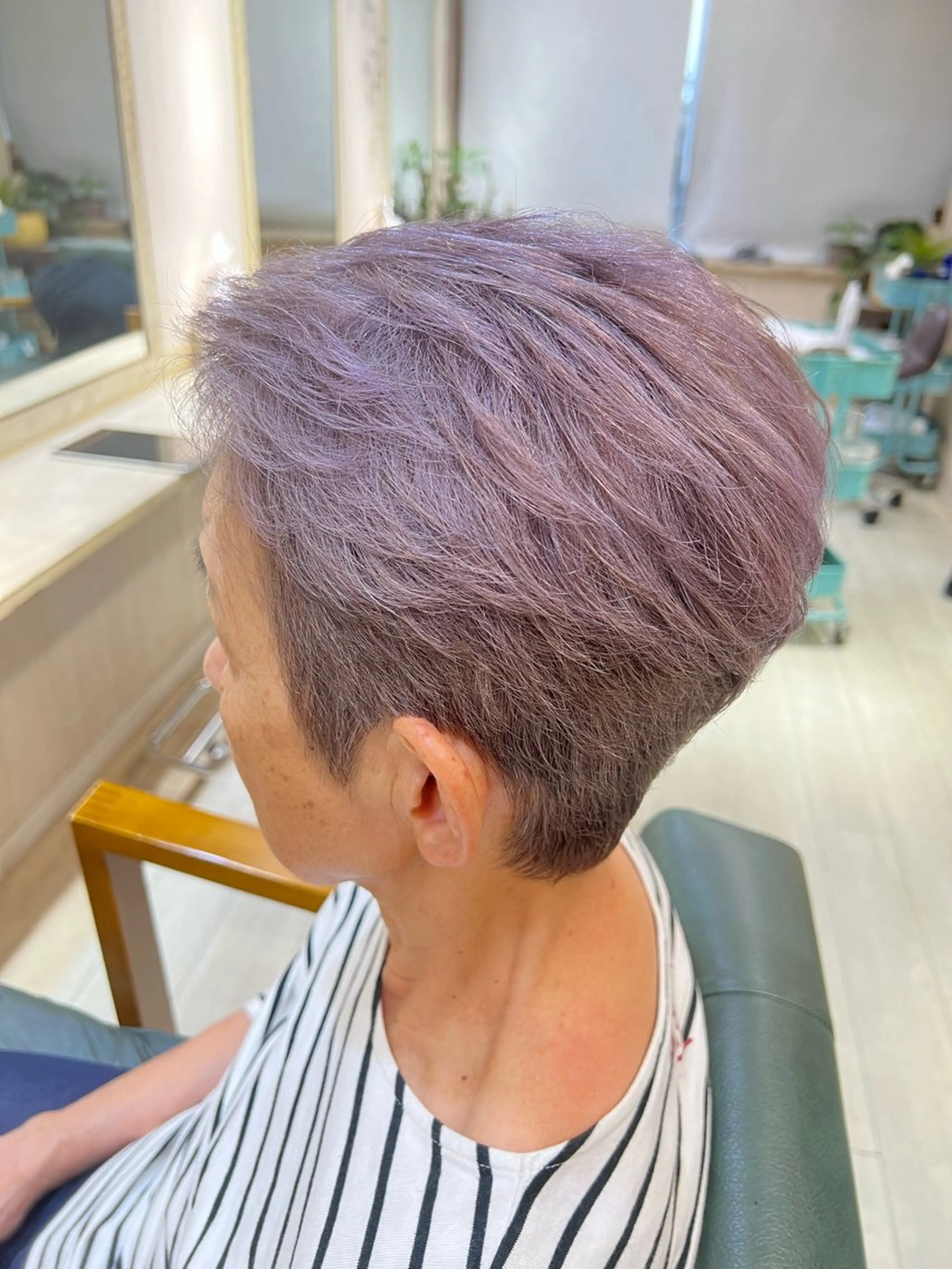 ショート カラー ブリーチ たけかわ みずきのヘアスタイル