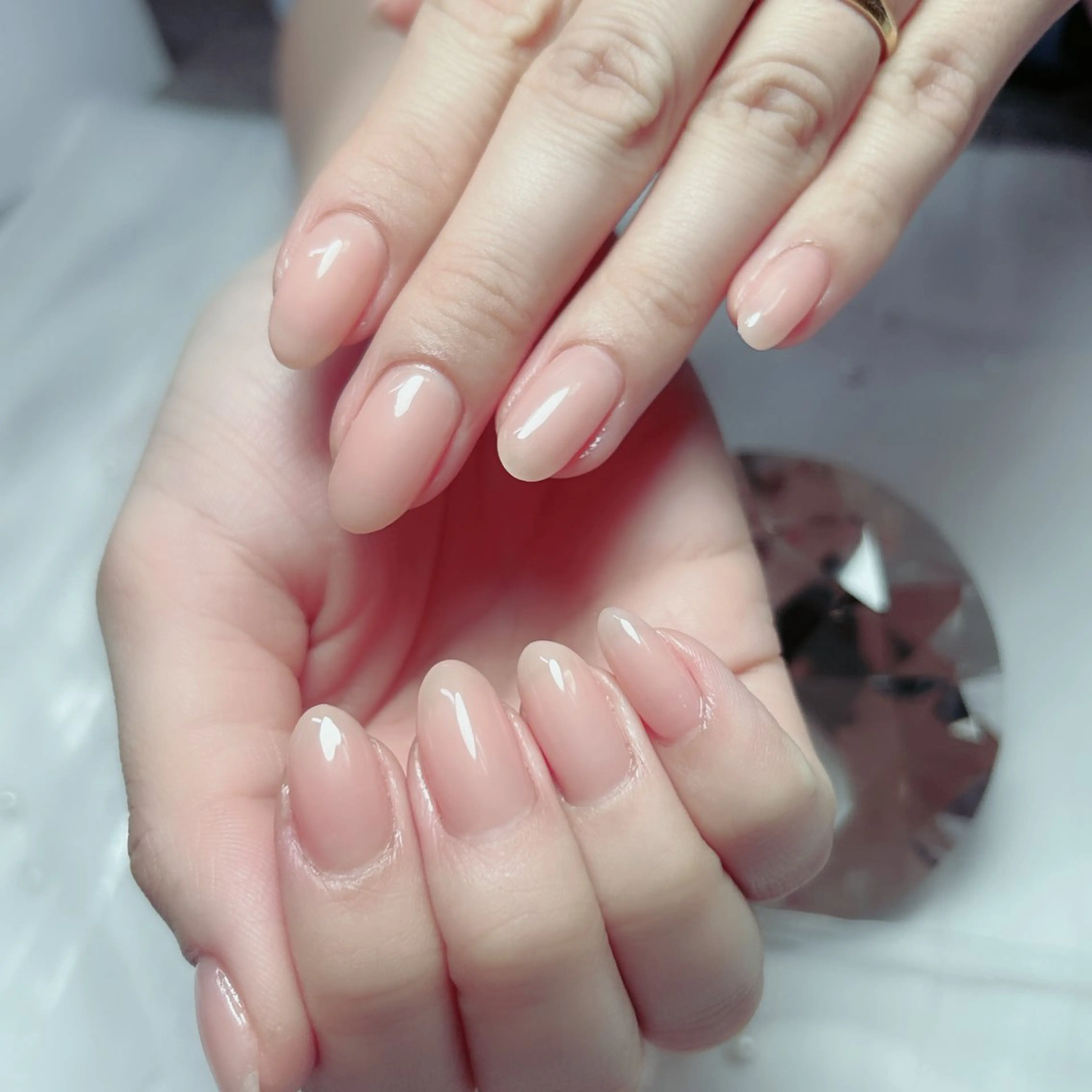 ネイル オーロラネイル フラワーネイル フレンチネイル キラキラネイル ラメ(グリッター) Cute Tips nailのネイルデザイン