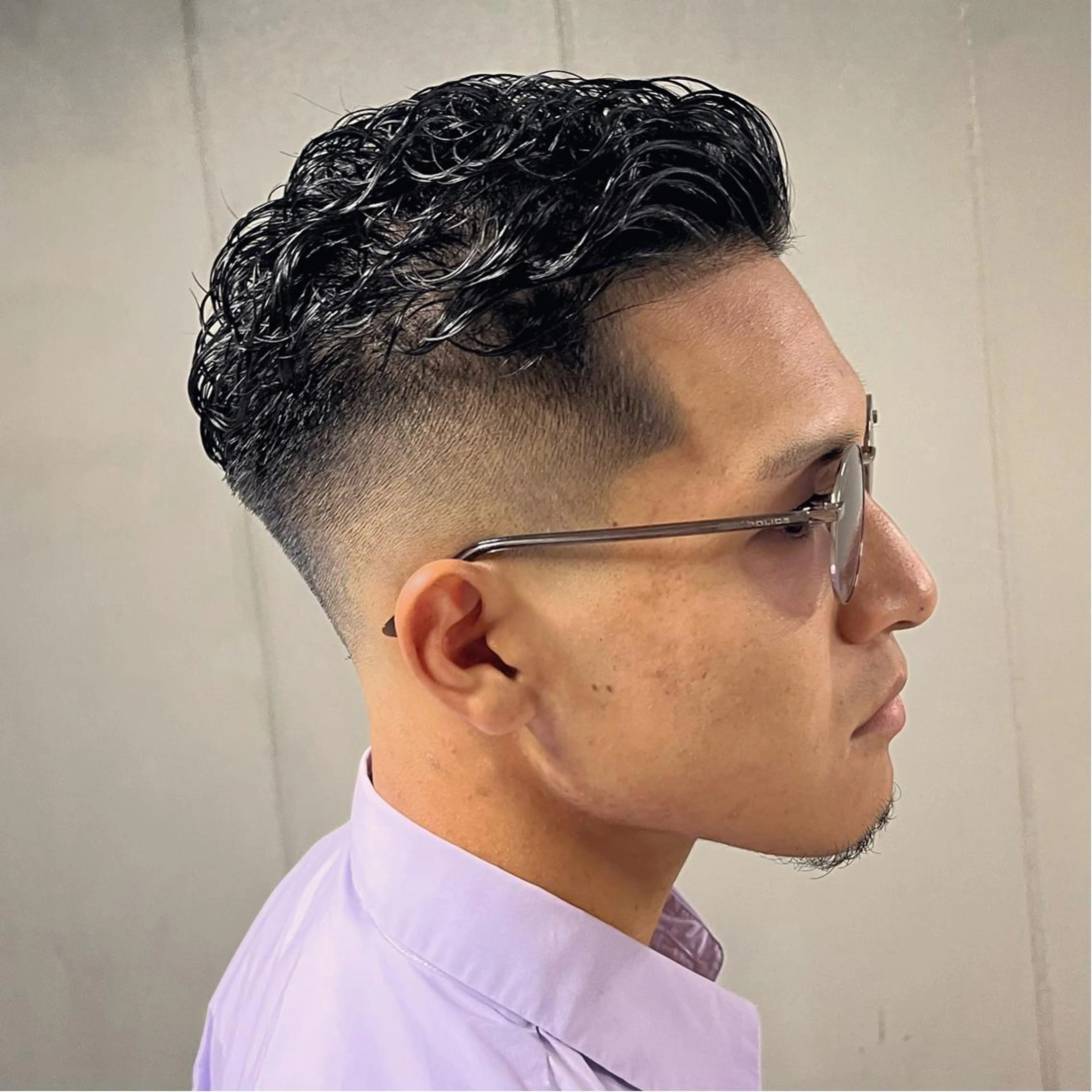 ショート パーマ メンズ フェードカット メンズパーマ スキンフェード スペインカール スパイラルパーマ 立川/メンズパーマ 厚進太郎のヘアスタイル