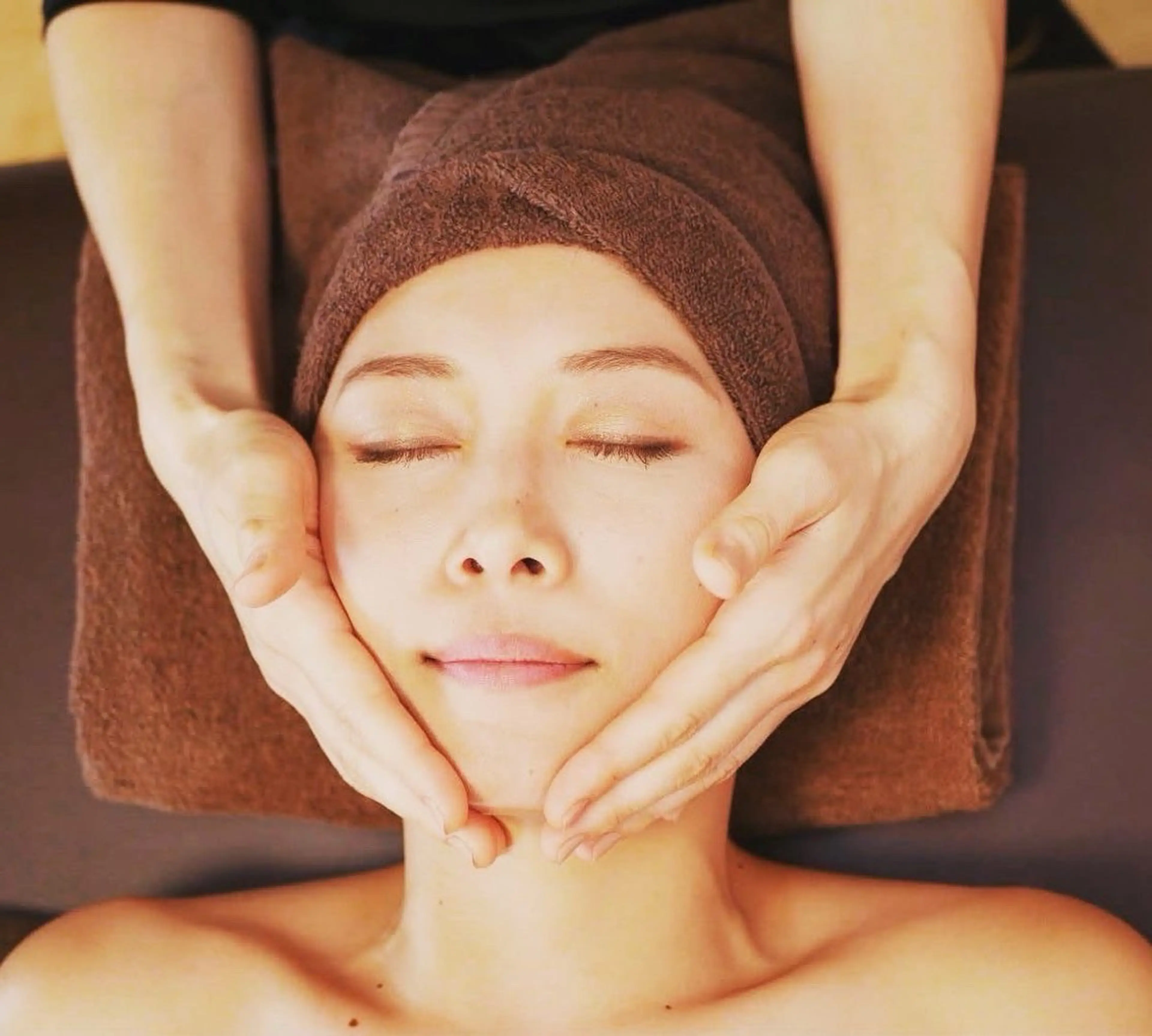 フェイシャルマッサージ40分(クレンジング、マッサージ)の写真