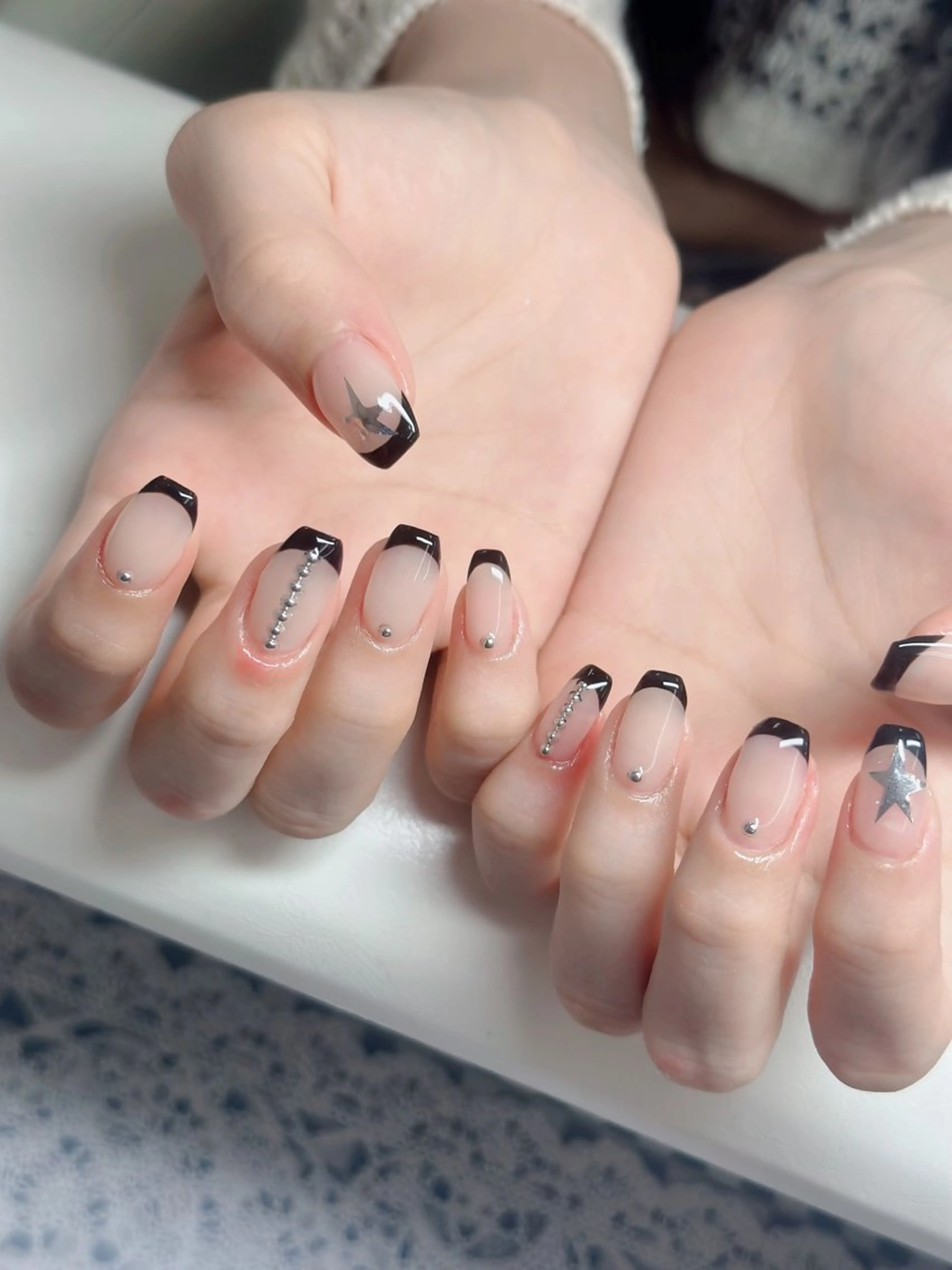 ネイル フレンチネイル ジェルネイル 韓国ネイル マグネットネイル ネイルチップ Anh 高田馬場のネイルデザイン