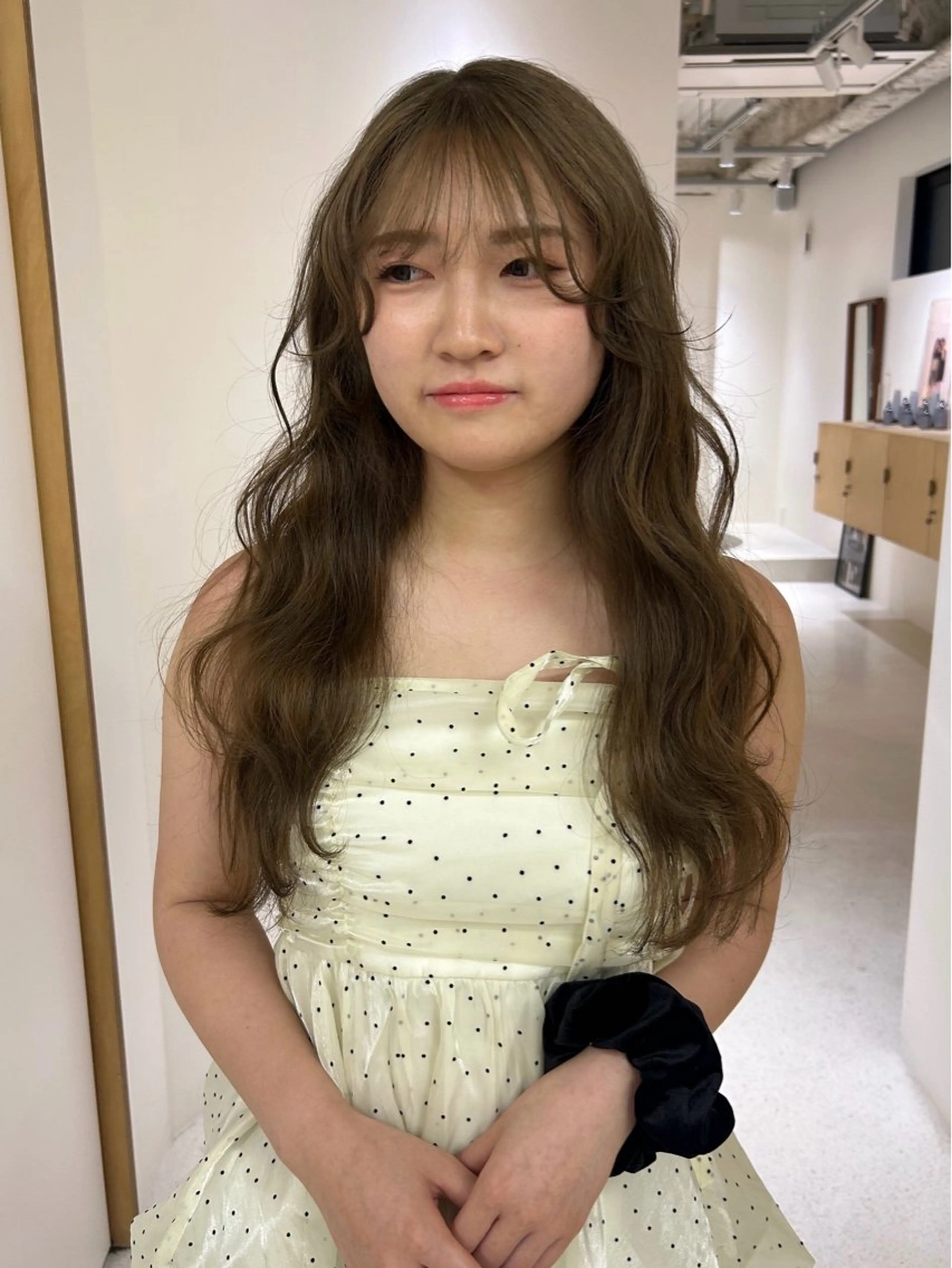 カラー ベージュカラー ブリーチ 透明感カラー オリーブベージュ 藤原 美羽のヘアスタイル