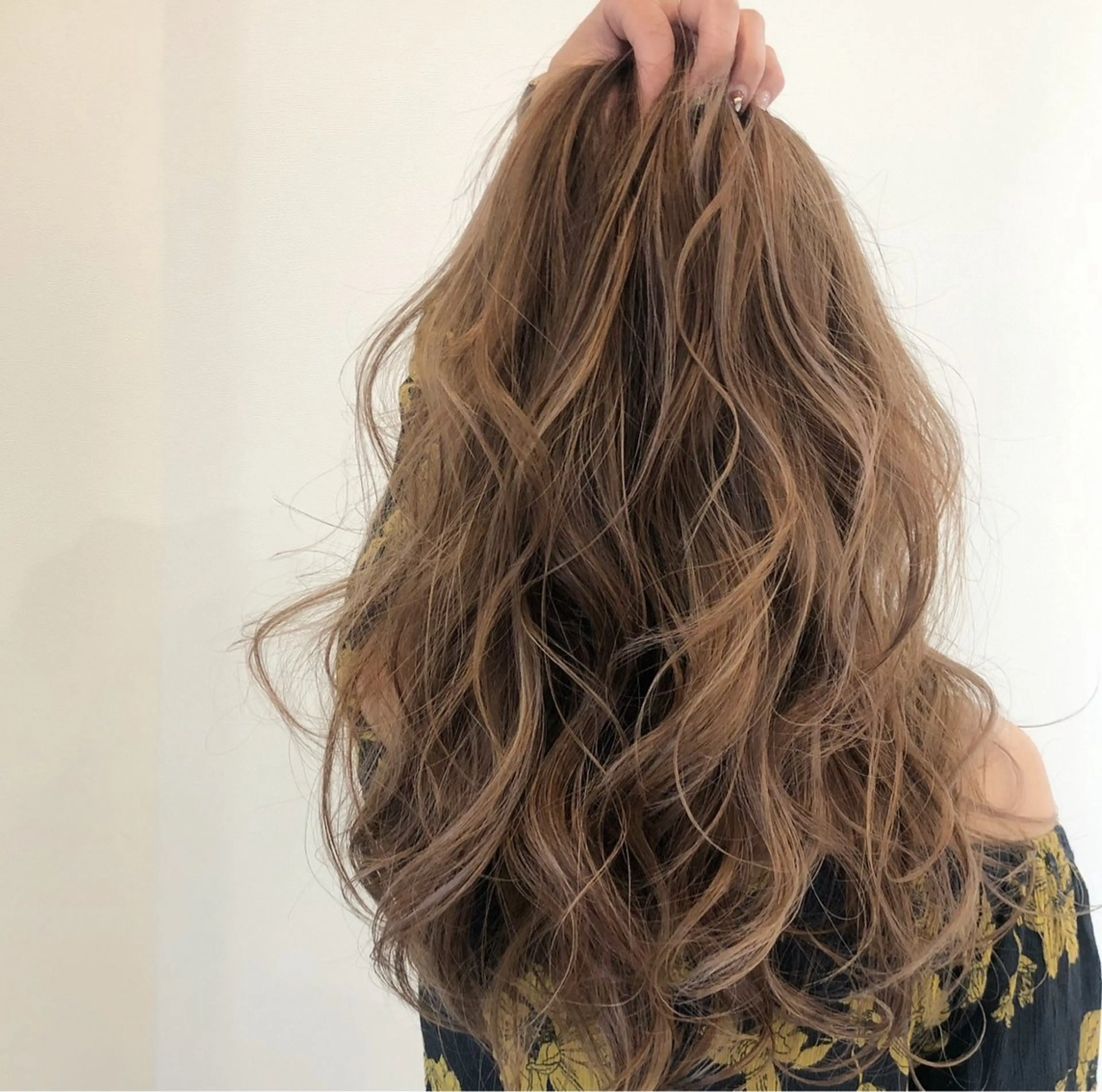 セミロング カット ヘアカラー 白岩 良子のヘアスタイル