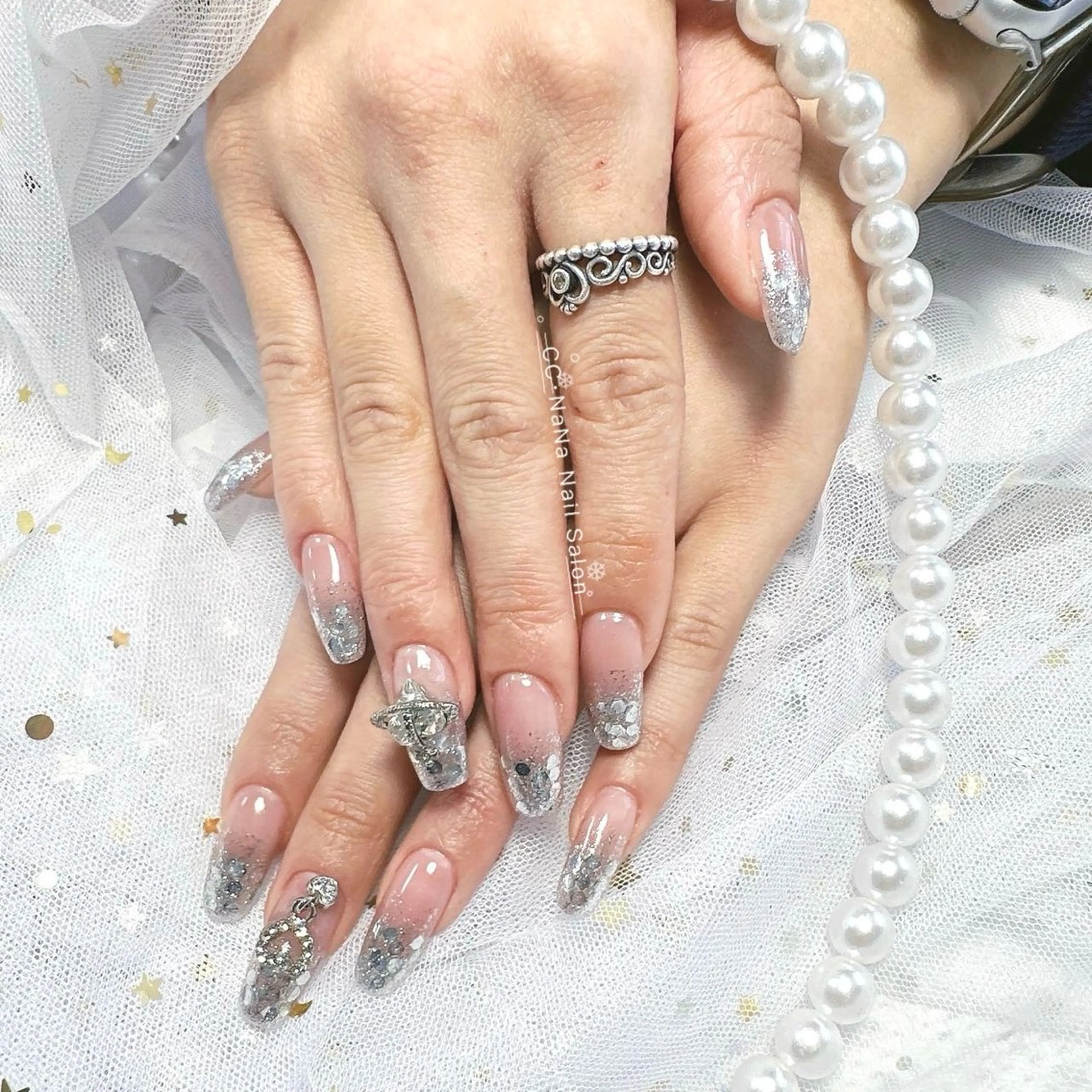 ネイル ハンドネイル 💎CC・NaNa 韓国風ネイル🌙Cのネイルデザイン