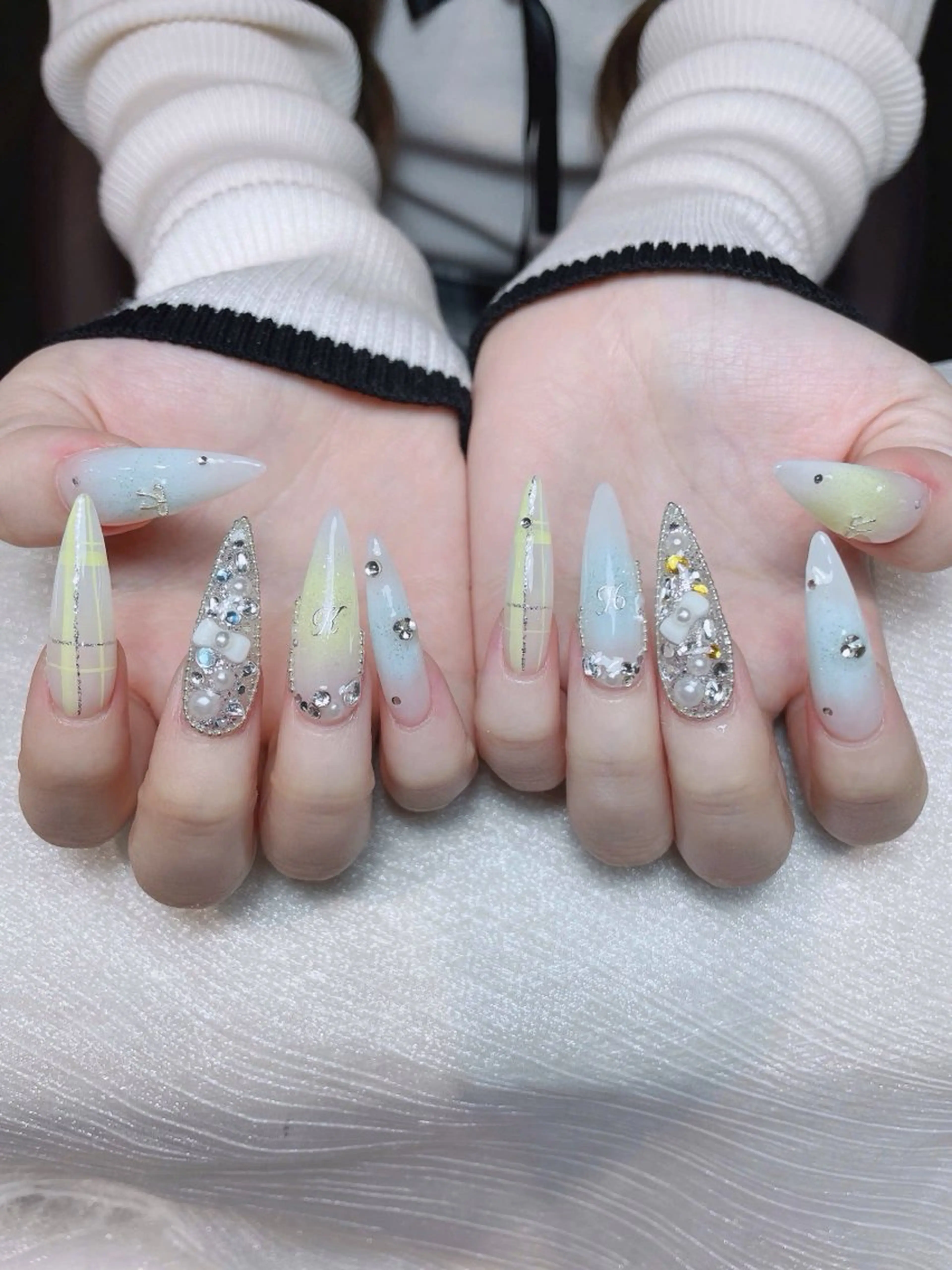 ネイル オーロラネイル ボルドー ブラウン 氷ネイル・うるうるネイル キラキラネイル ハンドネイル Sora  Nail 長さ出し専門店のネイルデザイン