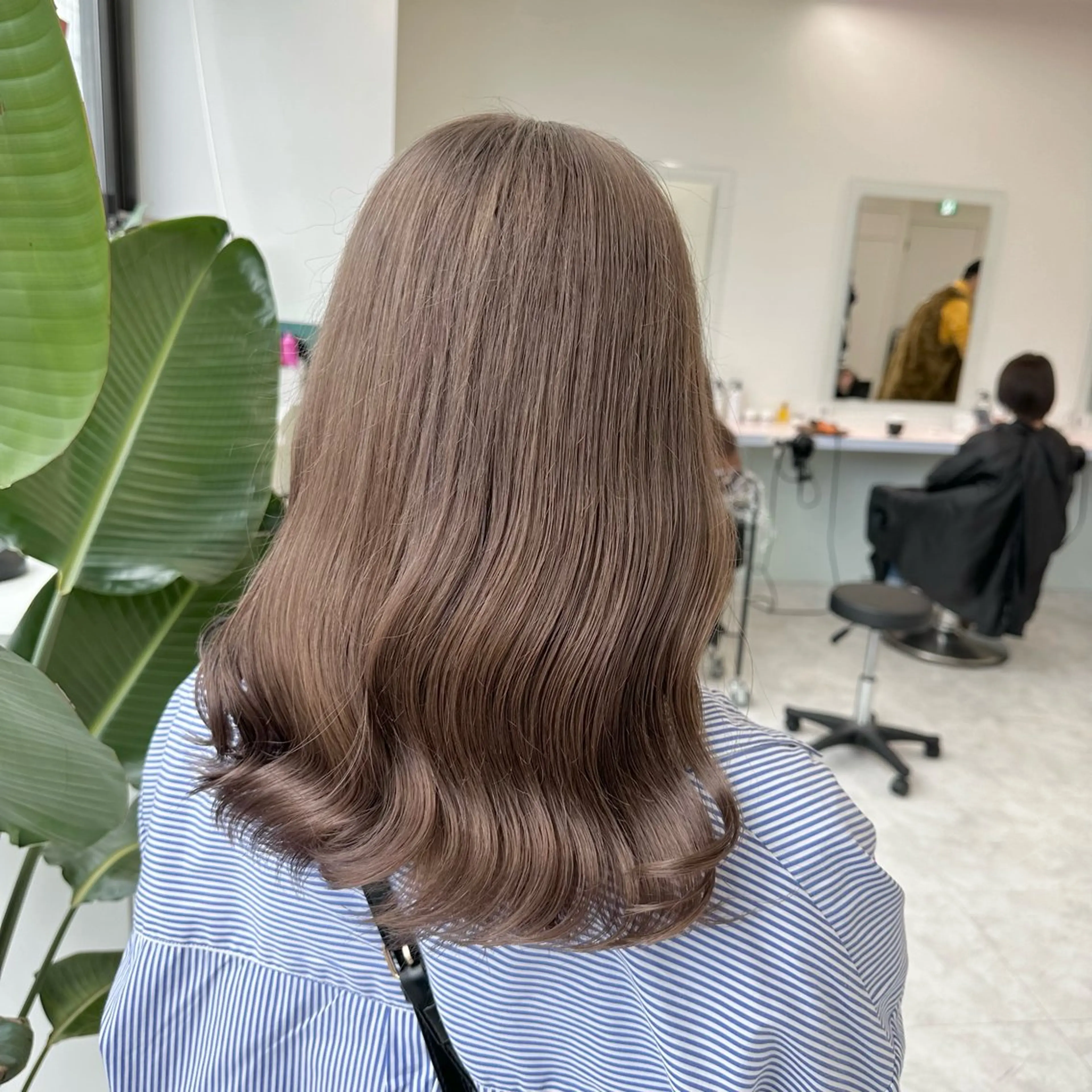 ミディアム カラー ヘアアレンジ メンズ グレージュ ミルクティーグレージュ カット ヘアカラー トリートメント 🌈トレンドヘア 🌈WATARU🌈のヘアスタイル