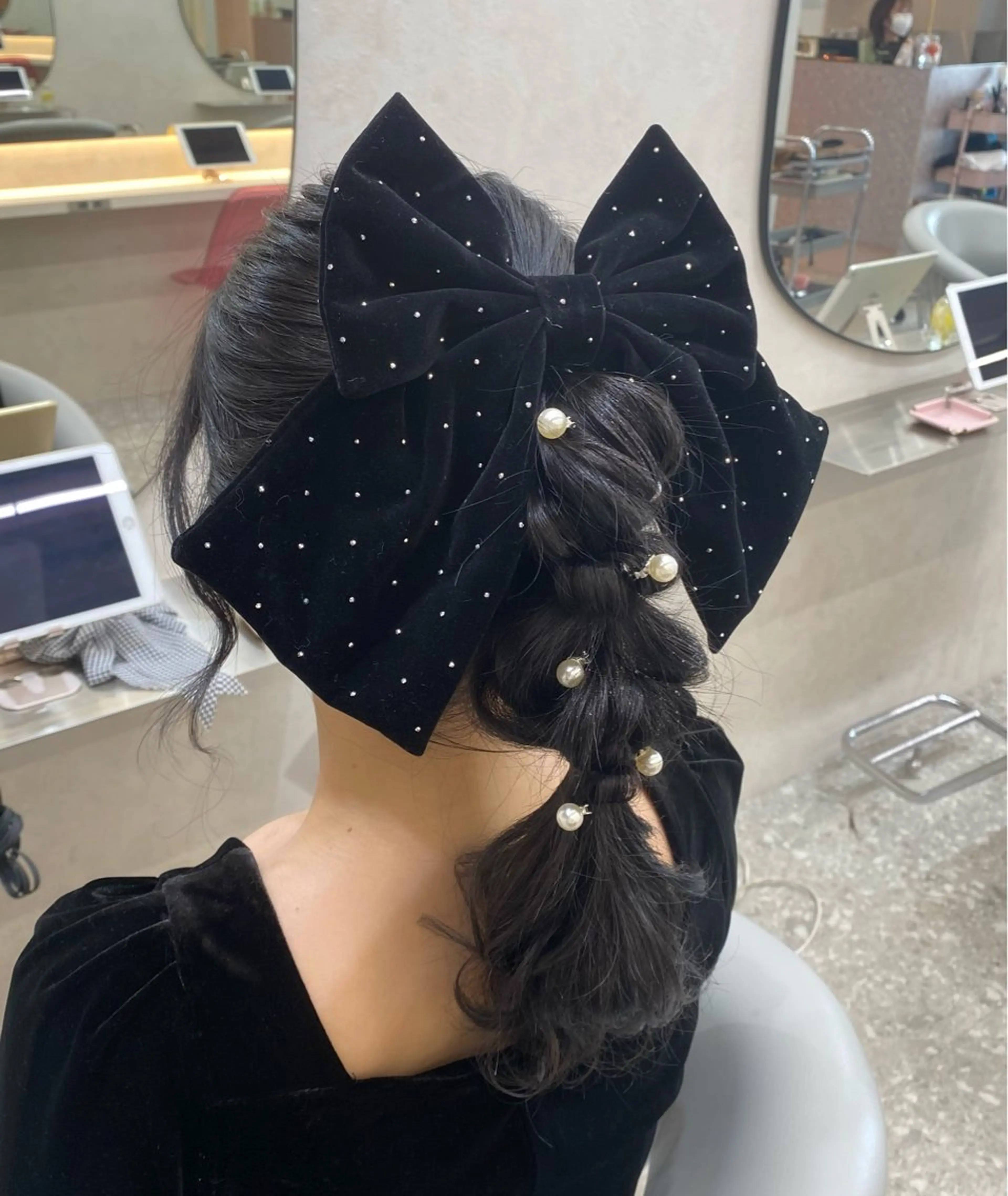 ロング ヘアアレンジ ポニーテール シールエクステ くびれヘア エクステ 顔周りカット ヘアセット 渋谷/韓国レイヤー/ シールエクステ ななのヘアスタイル