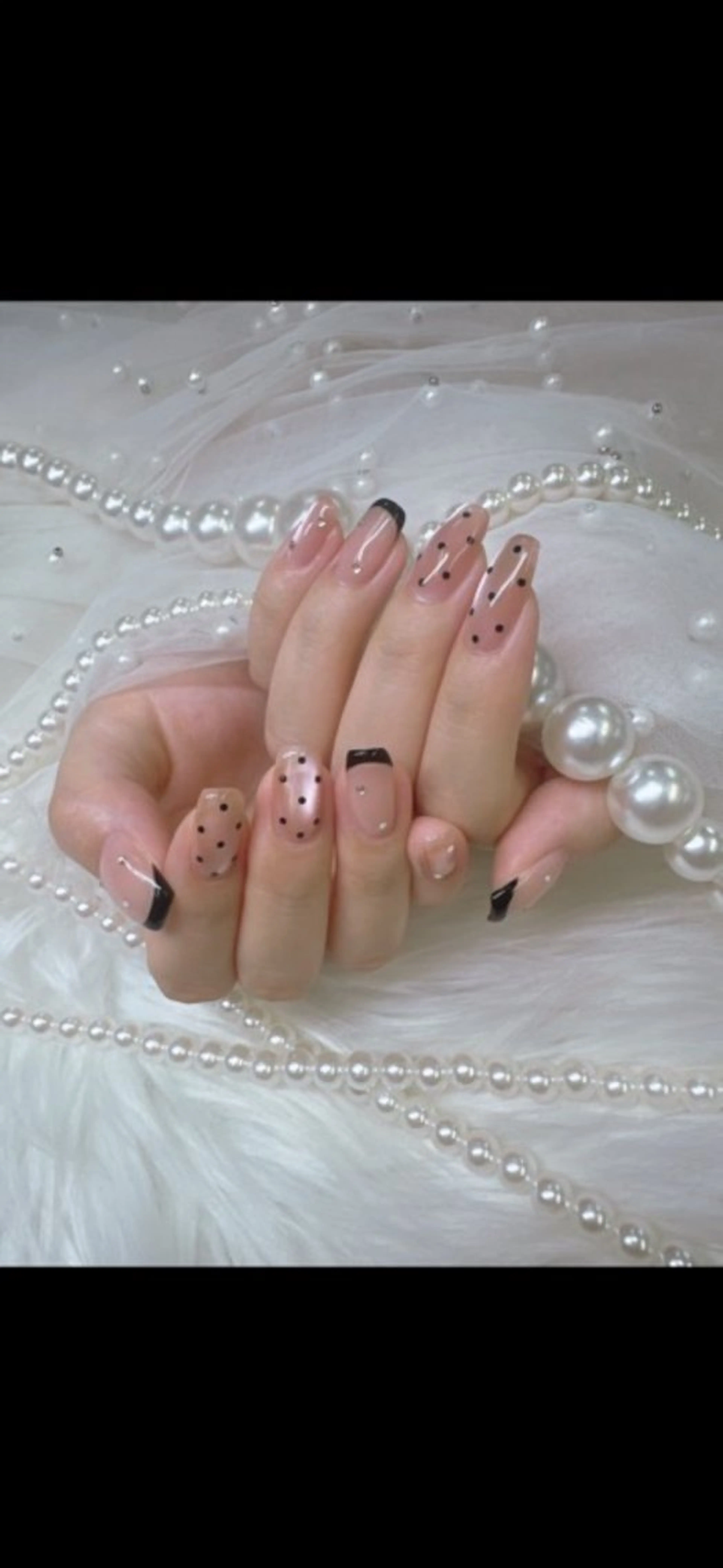 ネイル キラキラネイル 韓国ネイル 持ち込み ワンホンネイル フットネイル Queeens nailのネイルデザイン