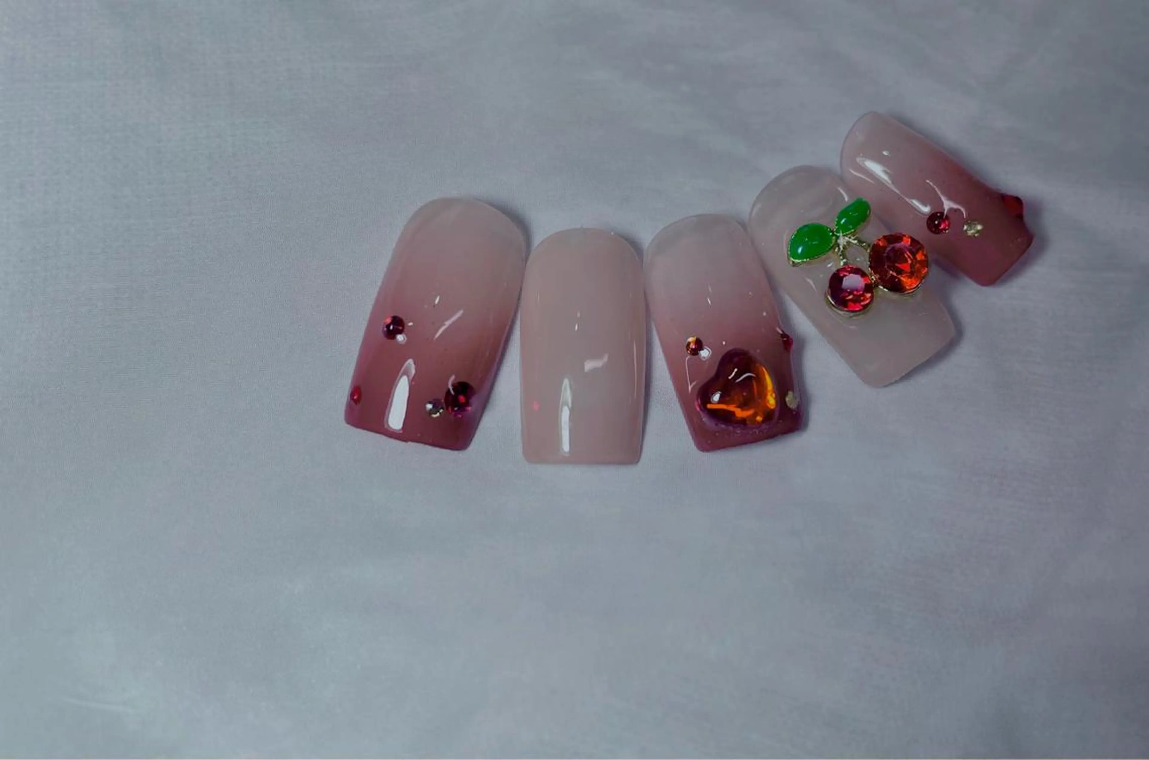 ネイル Spiky とうげ ふうかのネイルデザイン