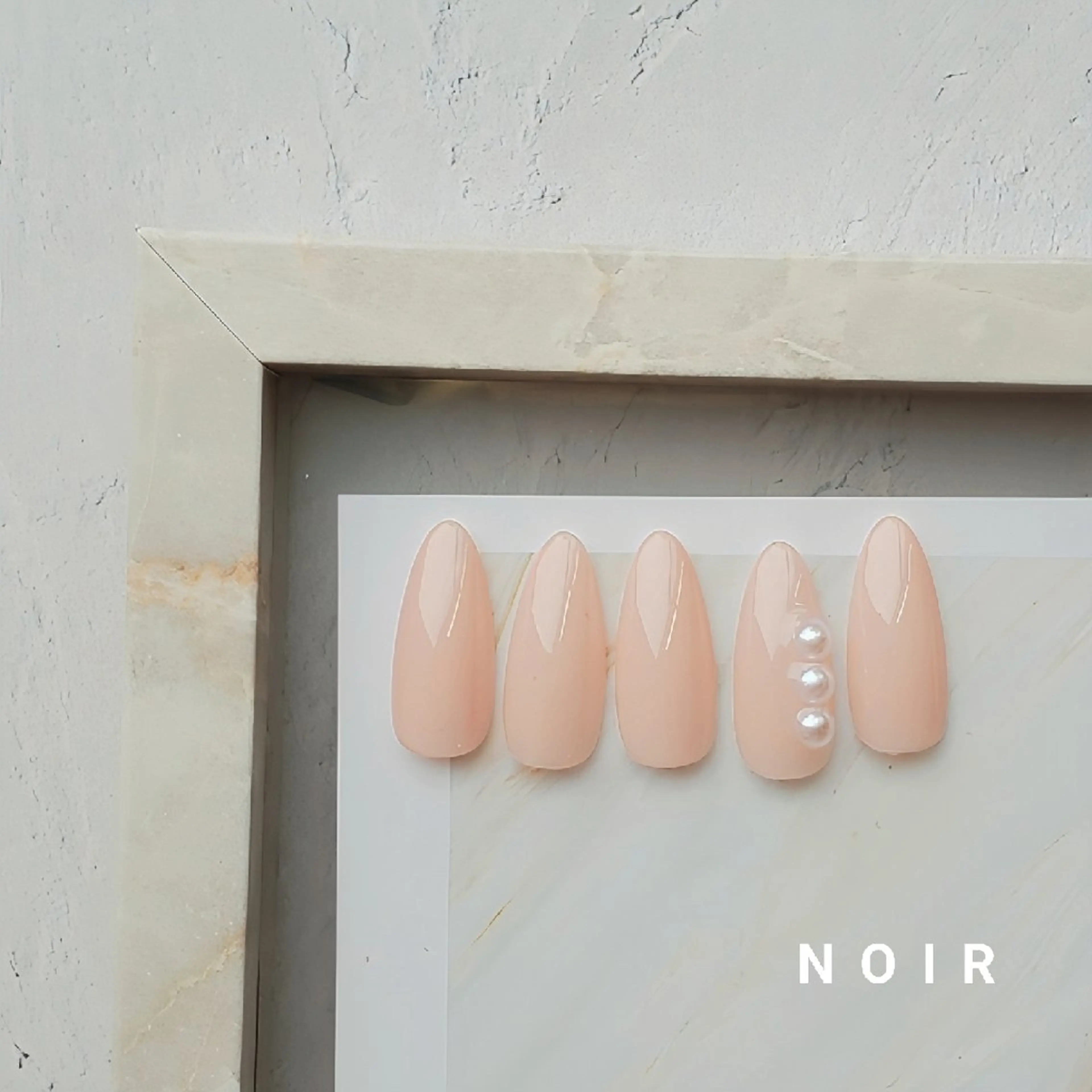 ネイル NOIR 長谷川のネイルデザイン