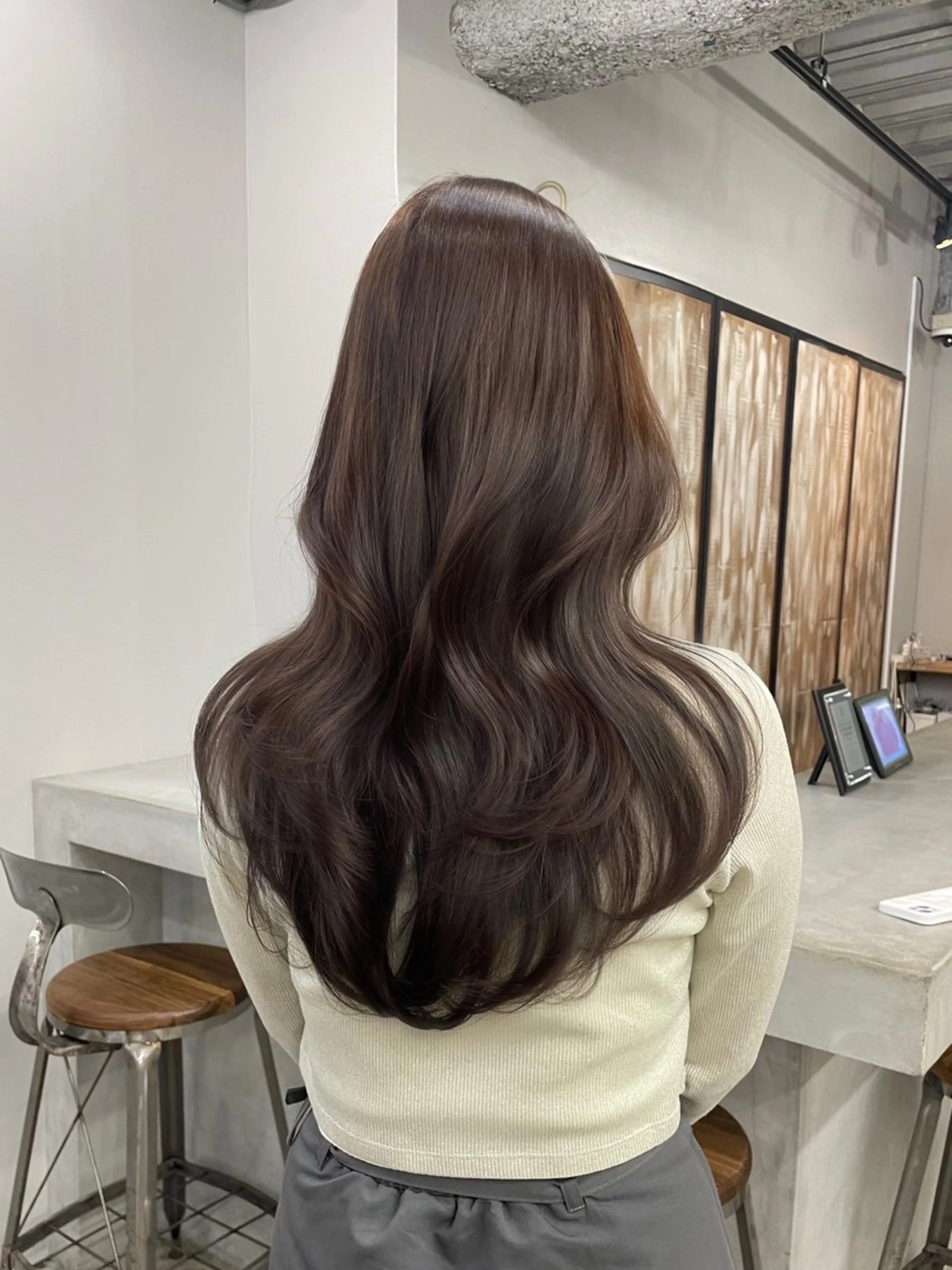 ロング カラー カット ヘアカラー トリートメント ヘアセット 新宿/韓国ヘア/ 髪質改善ストレートのヘアスタイル