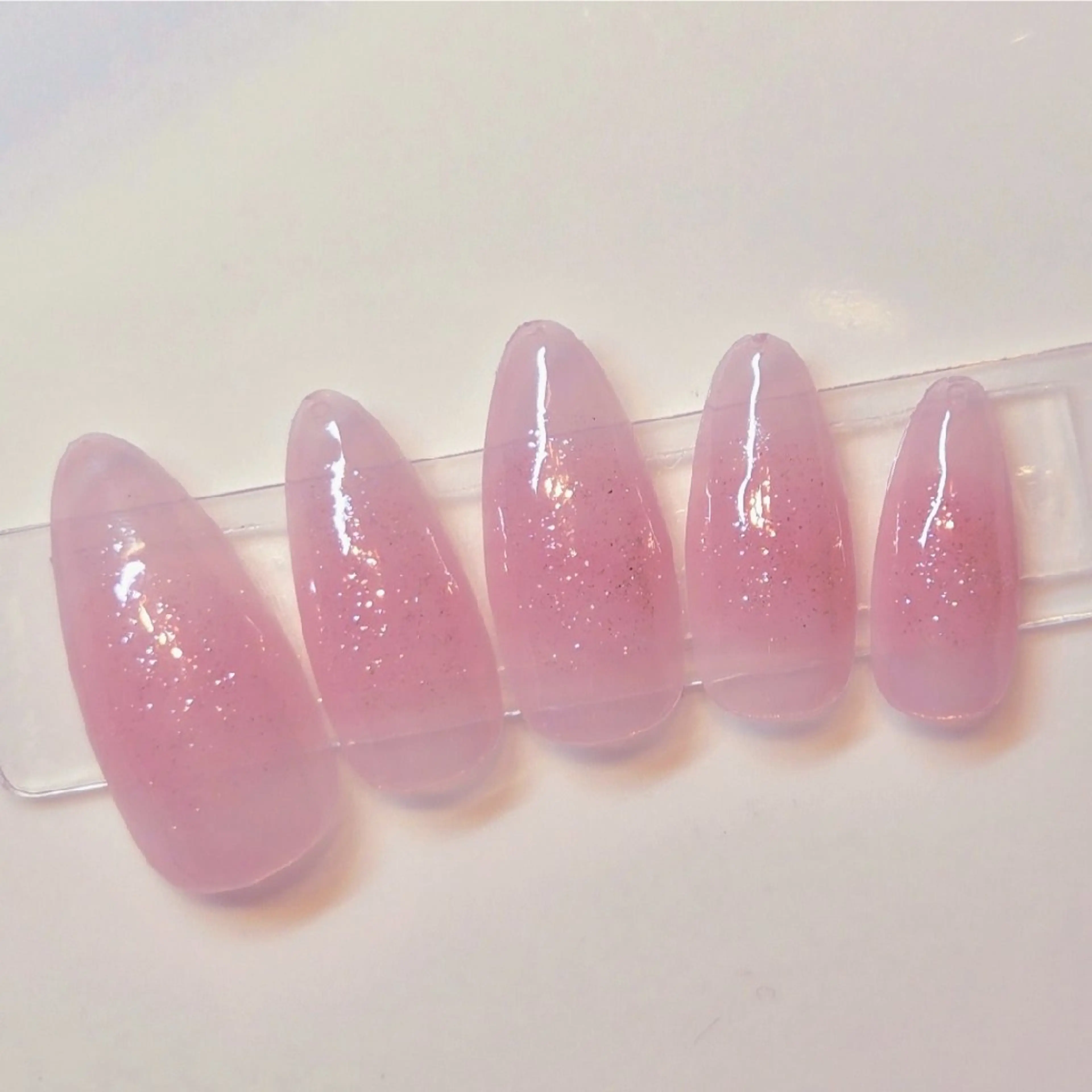 ネイル チークネイル ラメ(グリッター) ハンドネイル miliy nail 🎀上尾のネイルデザイン