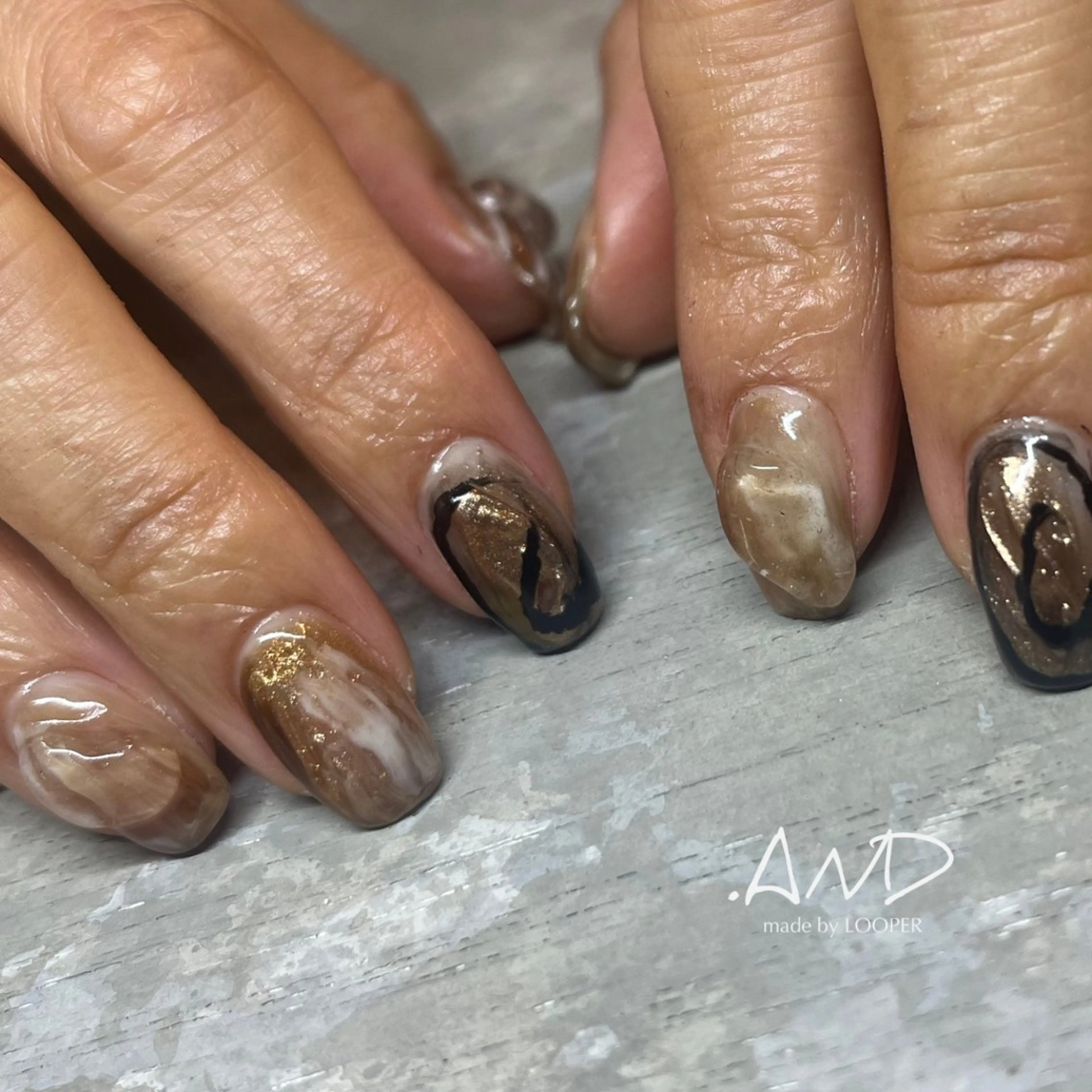 ネイル アートネイル ニュアンスネイル LOOPER所属・mzh ...のネイルデザイン