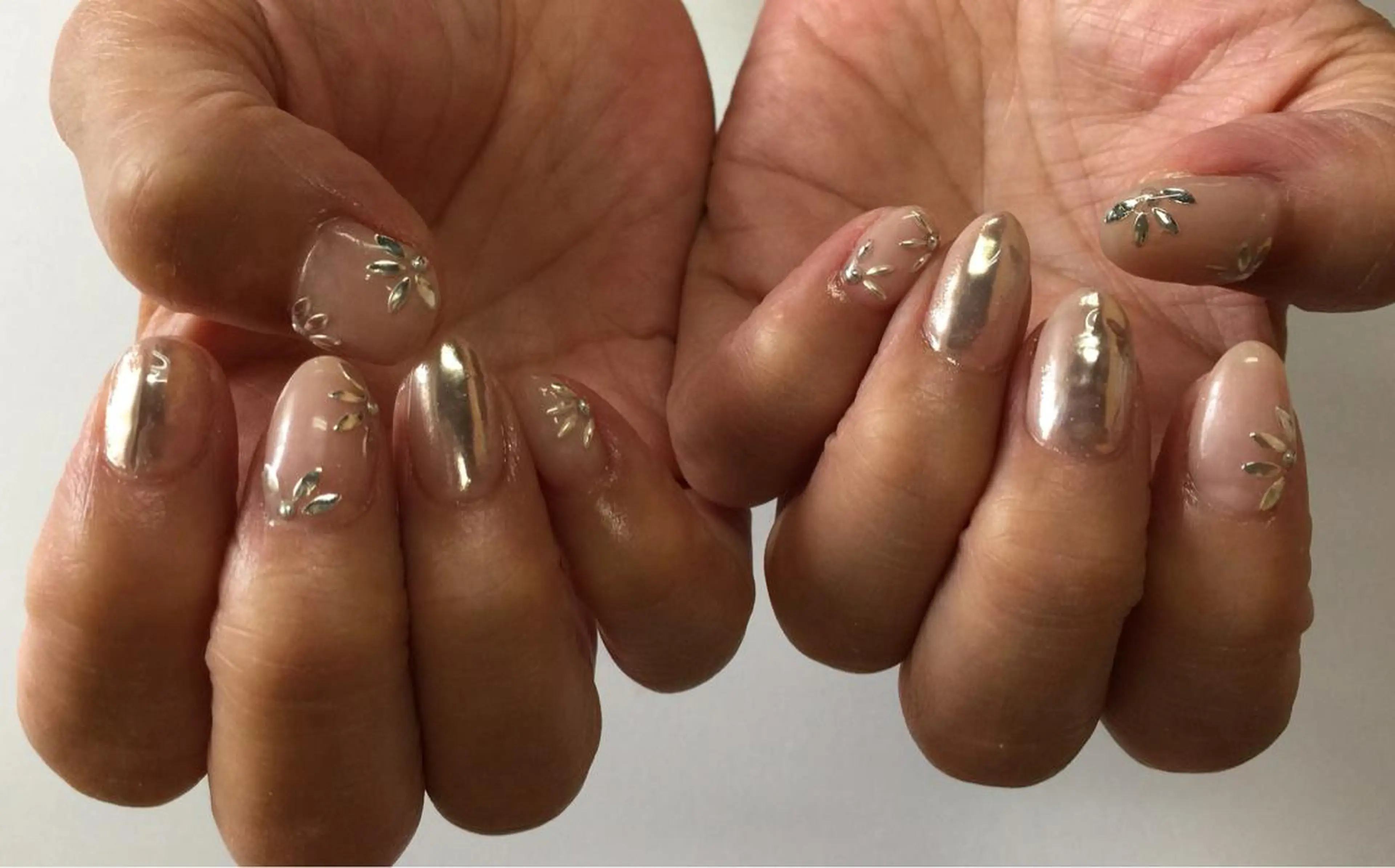 ネイル esNail&eye イーズネイル＆アイのネイルデザイン