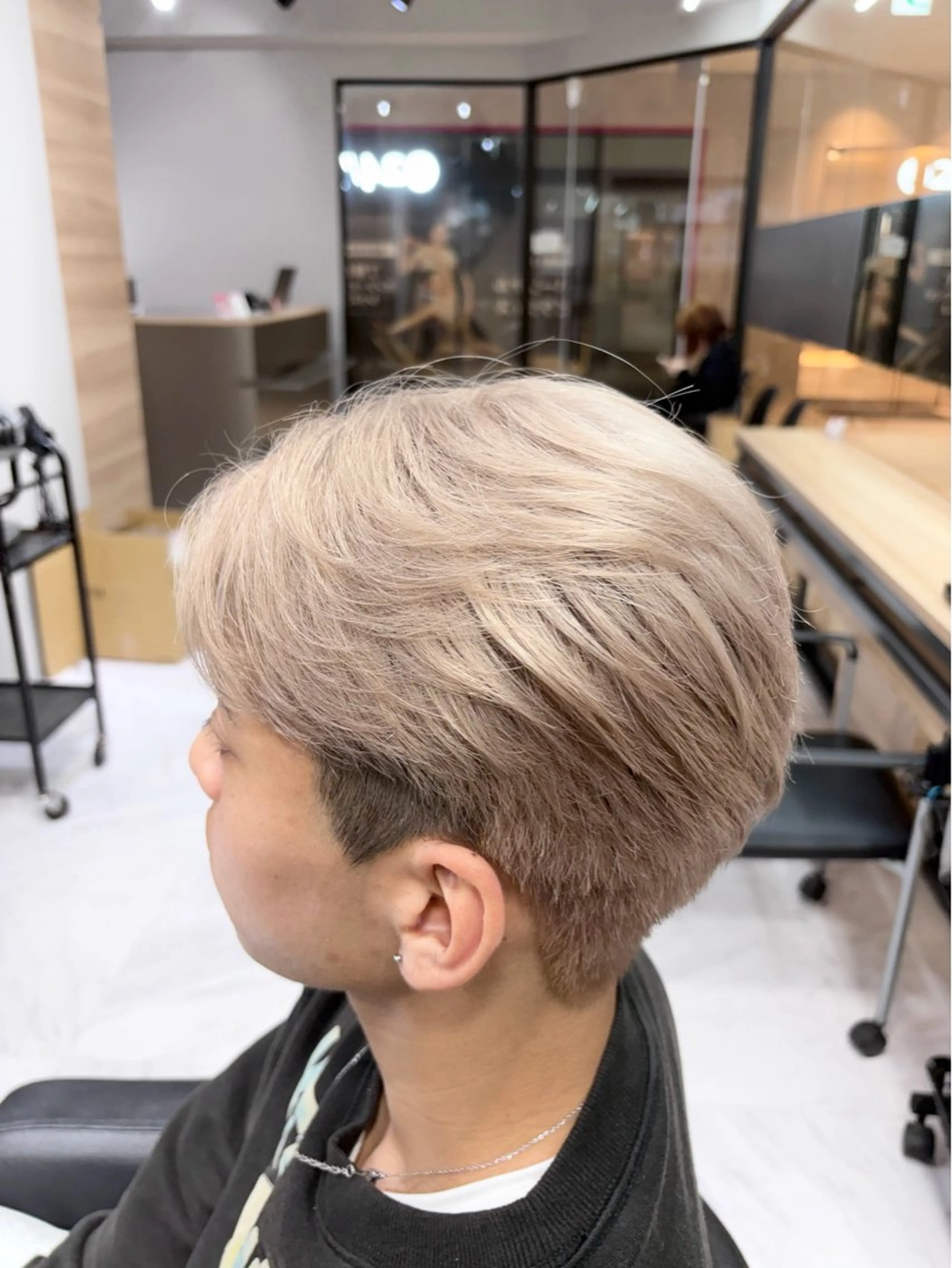 カラー メンズ ベージュカラー ブロンド ホワイトベージュ カット ヘアカラー 🍒KUMAGAI 🍒のヘアスタイル