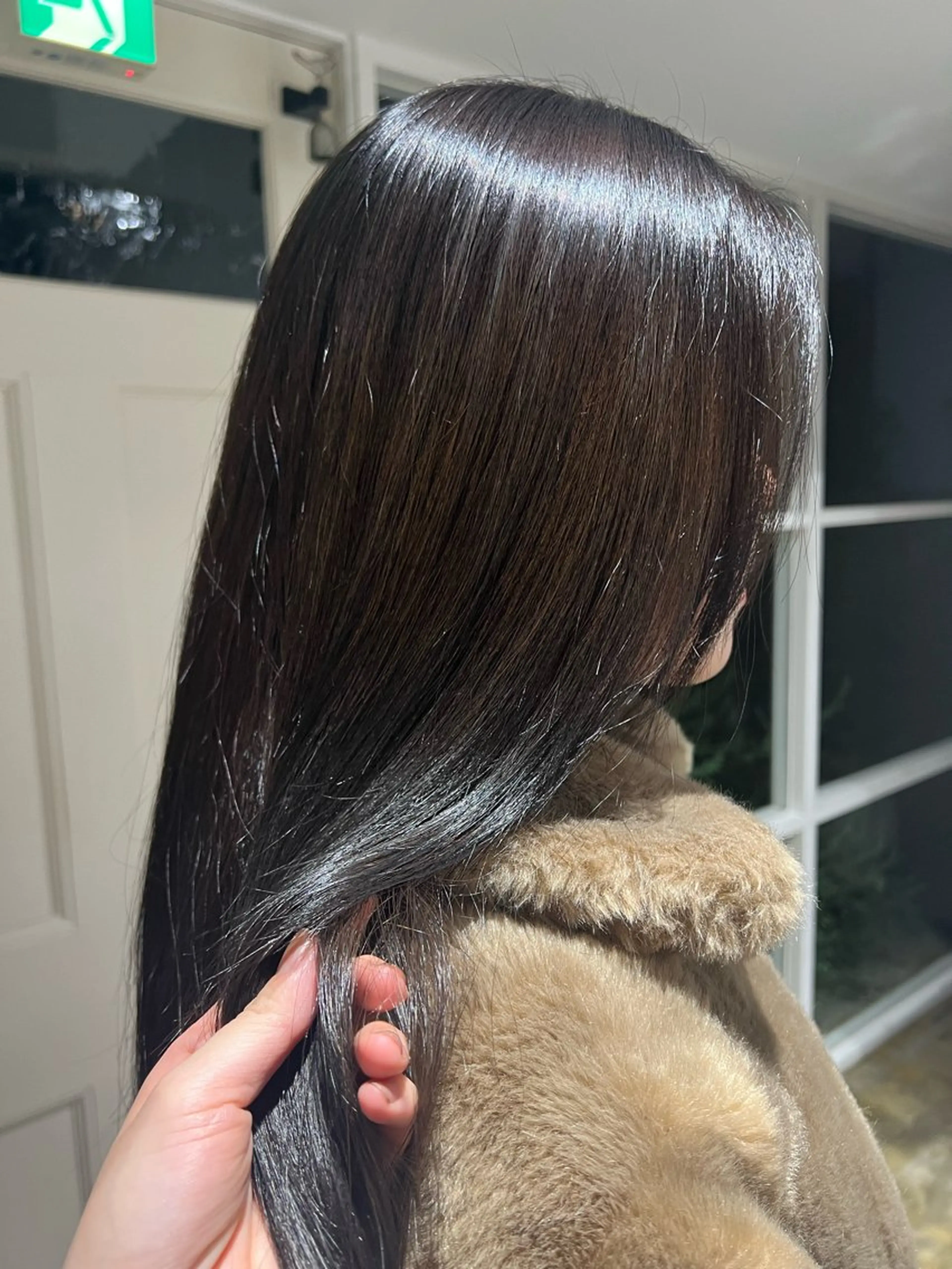 カラー 透明感カラー グレージュ カットモデル 花穂のヘアスタイル