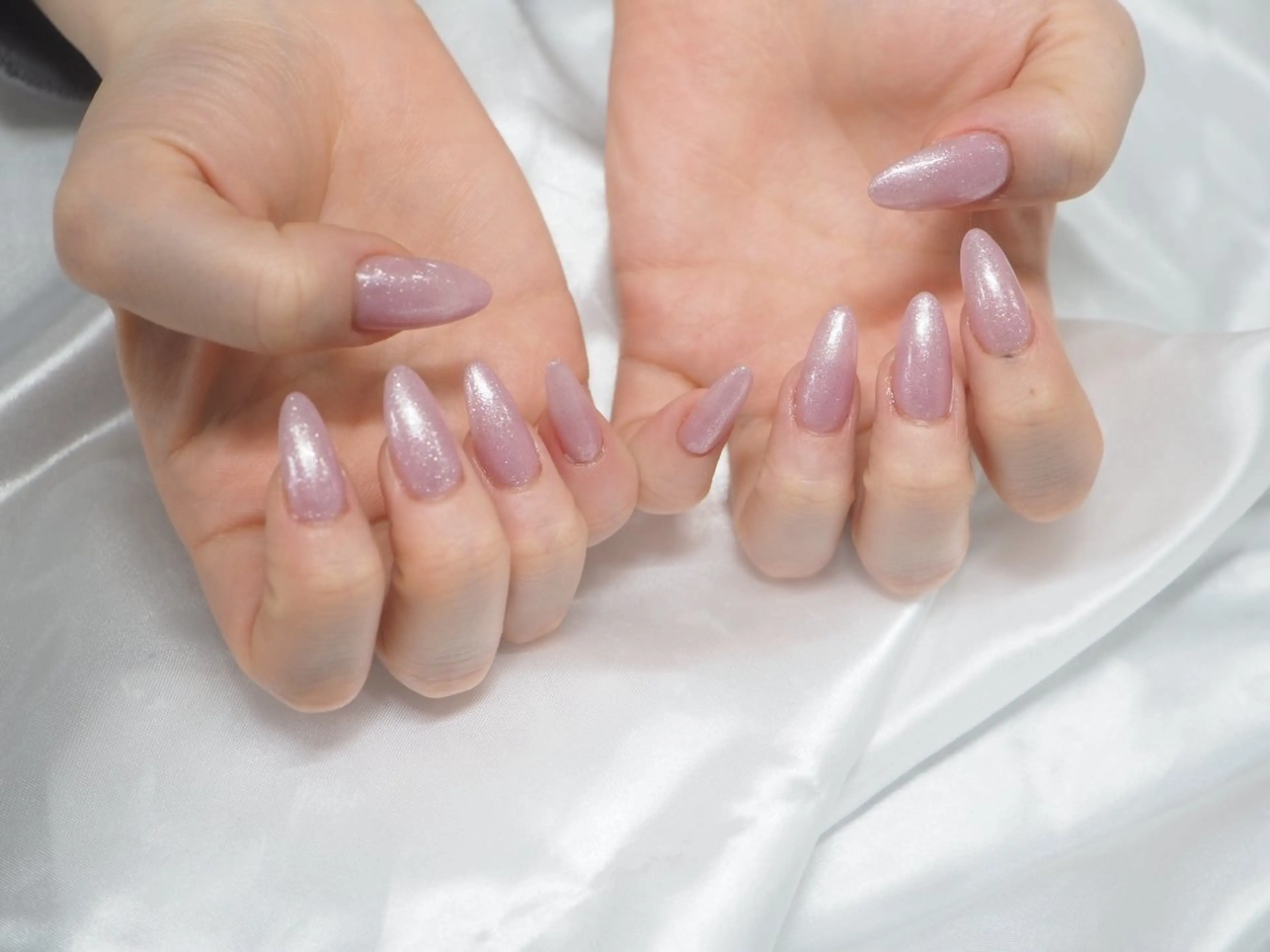 セミロング ハンドネイル 中道 彩花のネイルデザイン