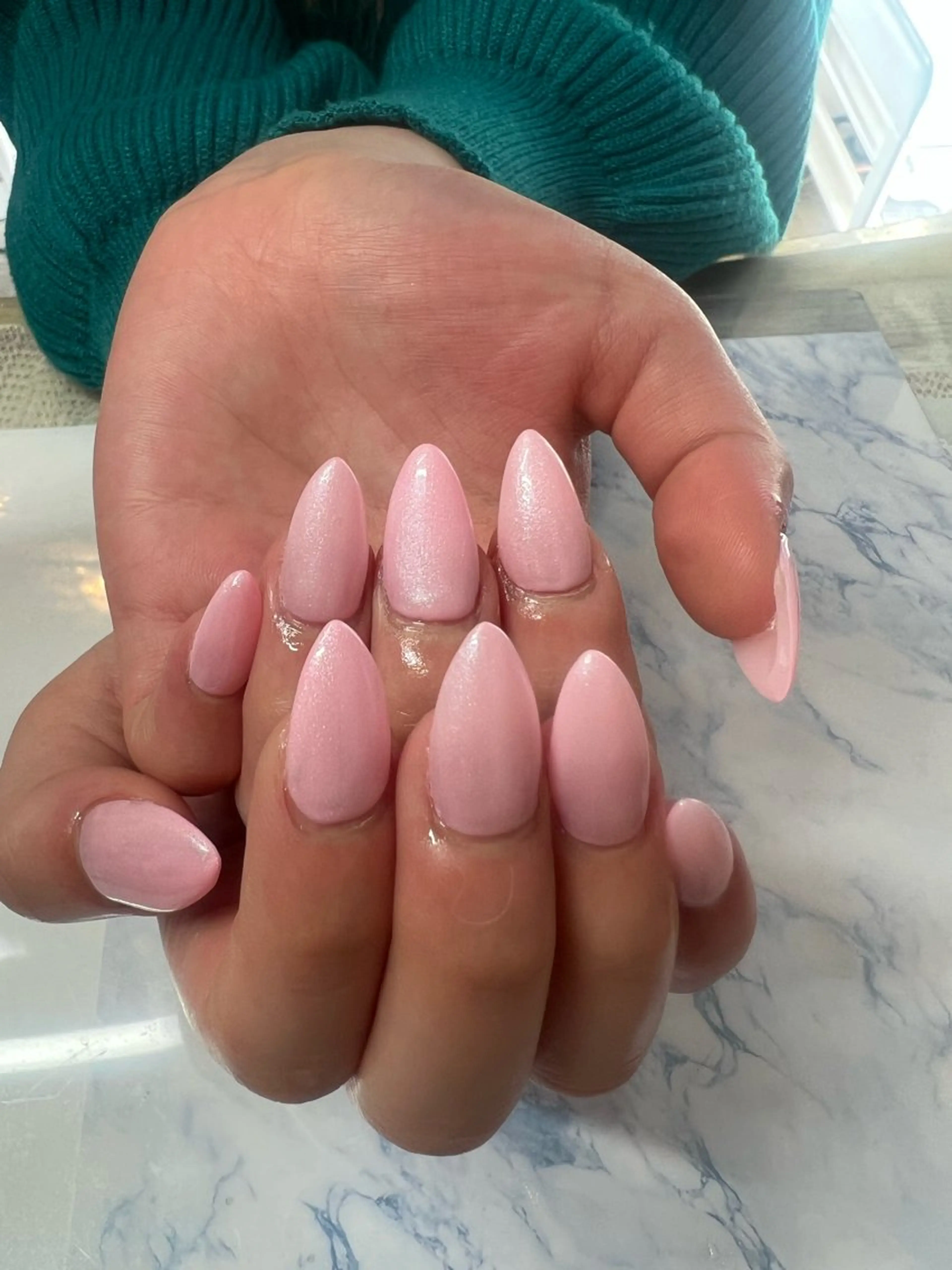 ⭐️オフあり⭐️ネイルジェル　　ラメグラ カラグラ  ワンカラー　フィルイン対応　フォルム形成の写真