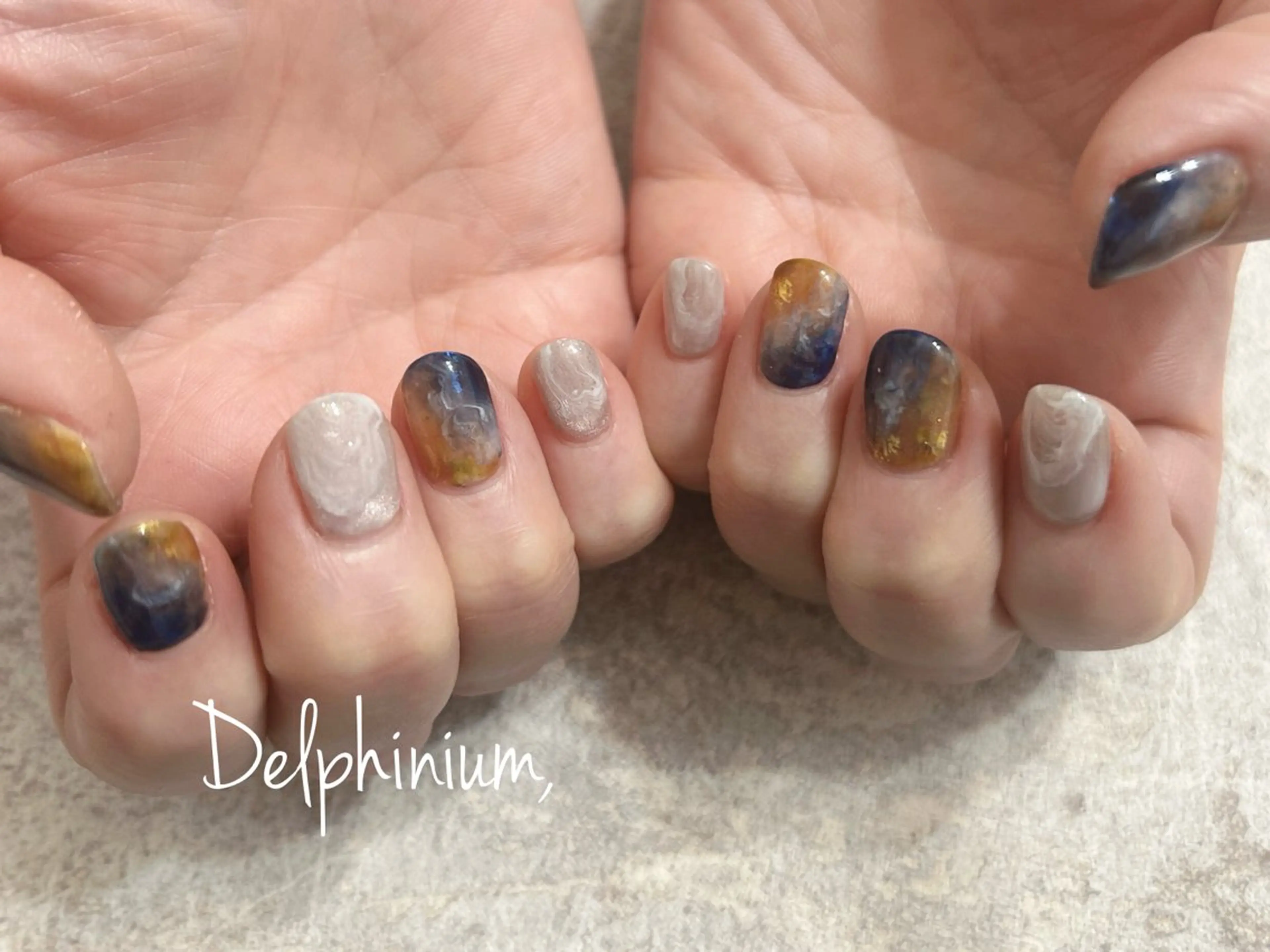 ネイル ジェルネイル ニュアンスネイル パラジェル ハンドネイル 岡本 友恵のネイルデザイン