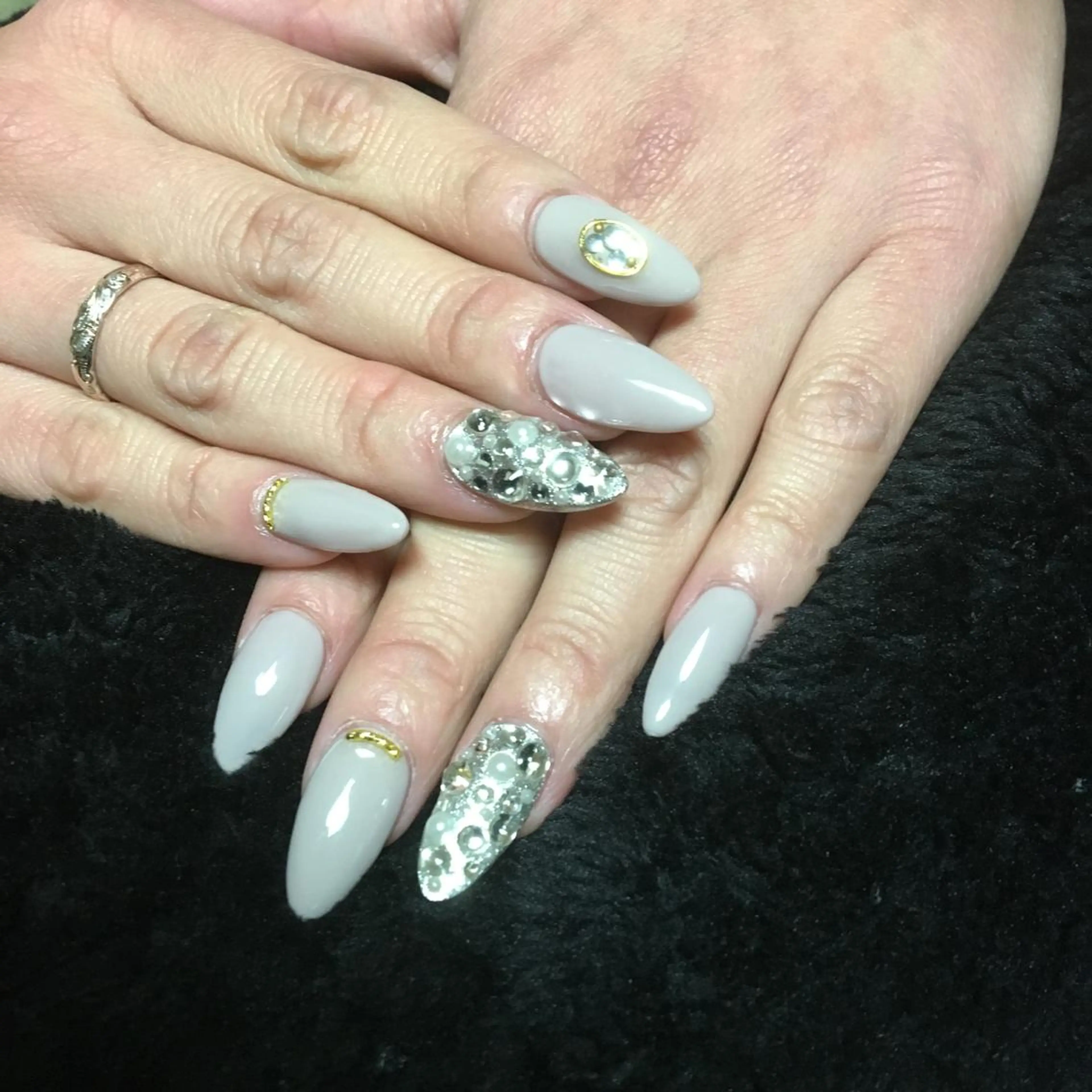 ネイル ストーンネイル ハンドネイル 山中 あいのネイルデザイン