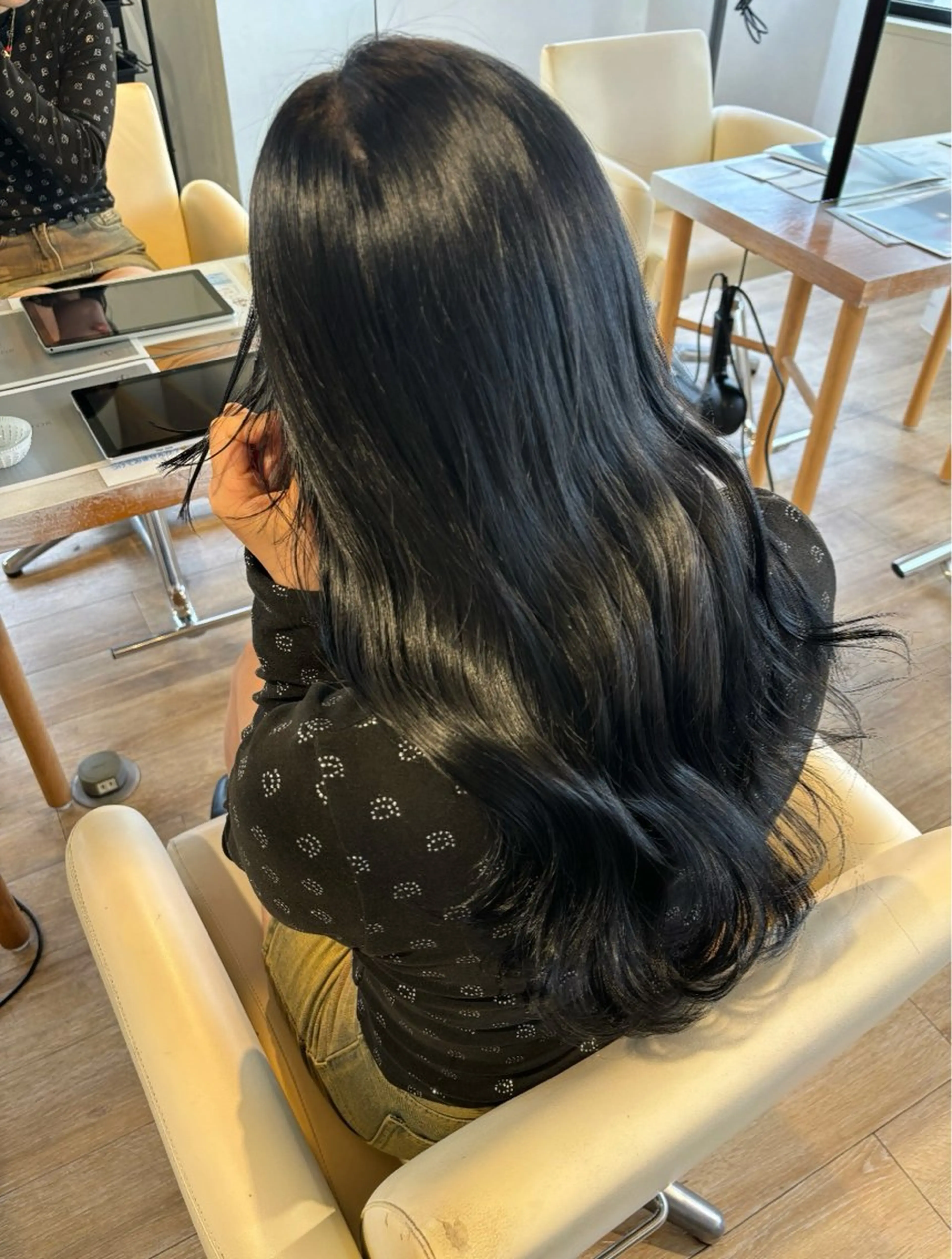 ロング カラー ヘアアレンジ 黒髪 ブルーカラー ブルーブラック 女性専用サロンiiro【イロ】所属・【韓国ヘア/透明感 カラー】makotoのヘアスタイル