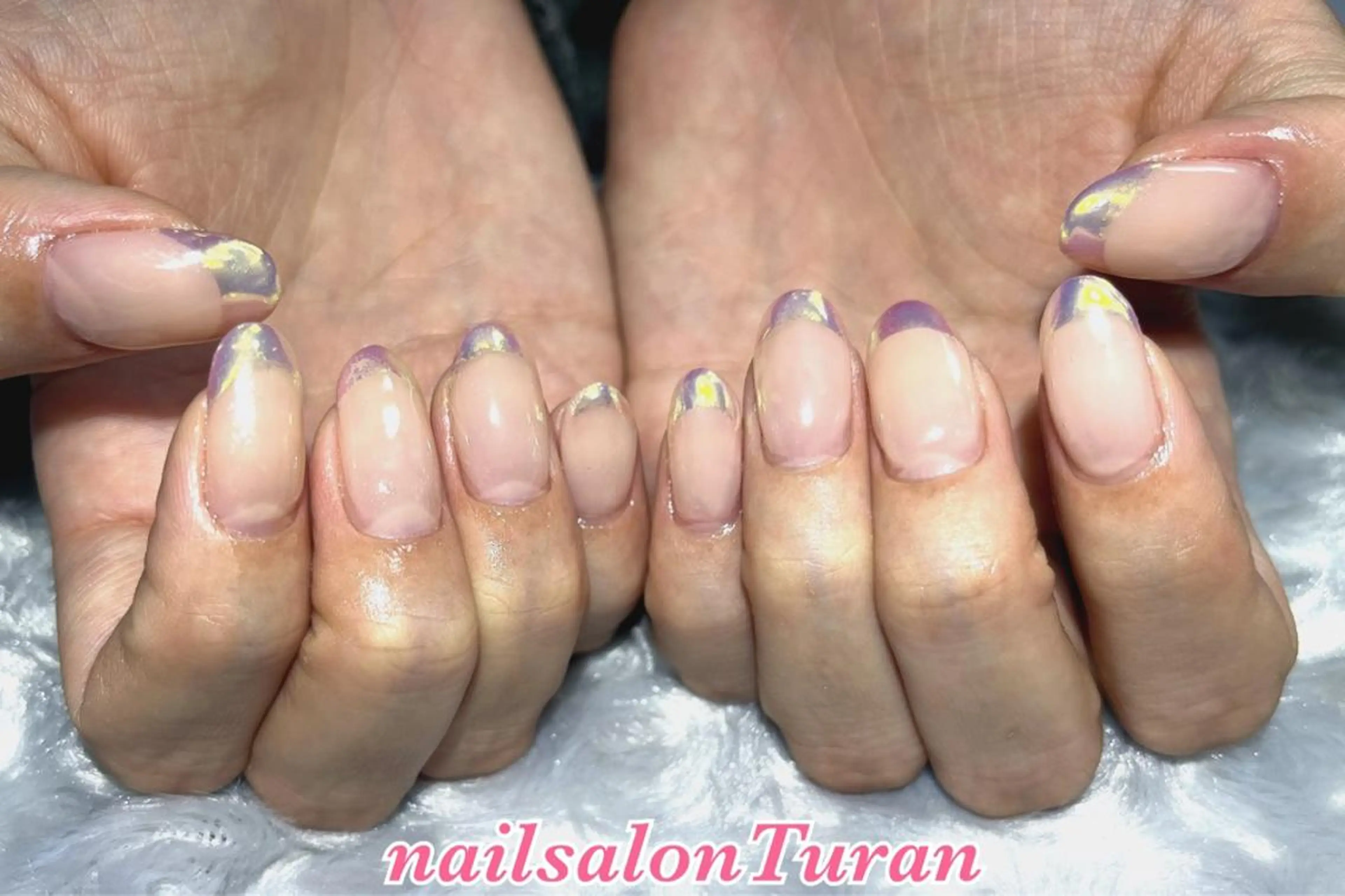 ネイル オーロラネイル ジェルネイル ワンカラーネイル パラジェル ピンク 上村 未来のネイルデザイン