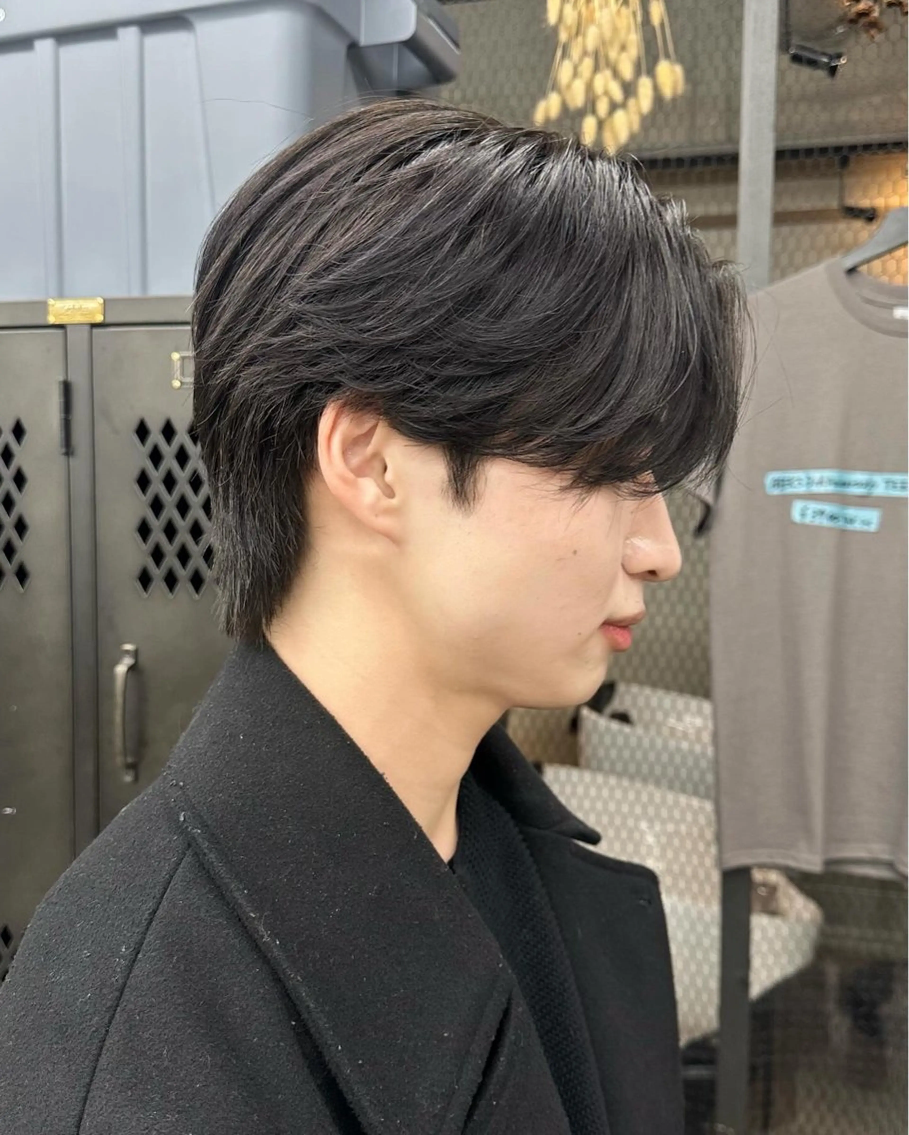 ショート カラー ヘアアレンジ メンズ センターパート メンズウルフカット 黒髪 ブルーカラー ブルーブラック カット ヘアカラー メンズ特化 🦋KANOKO🦋のヘアスタイル