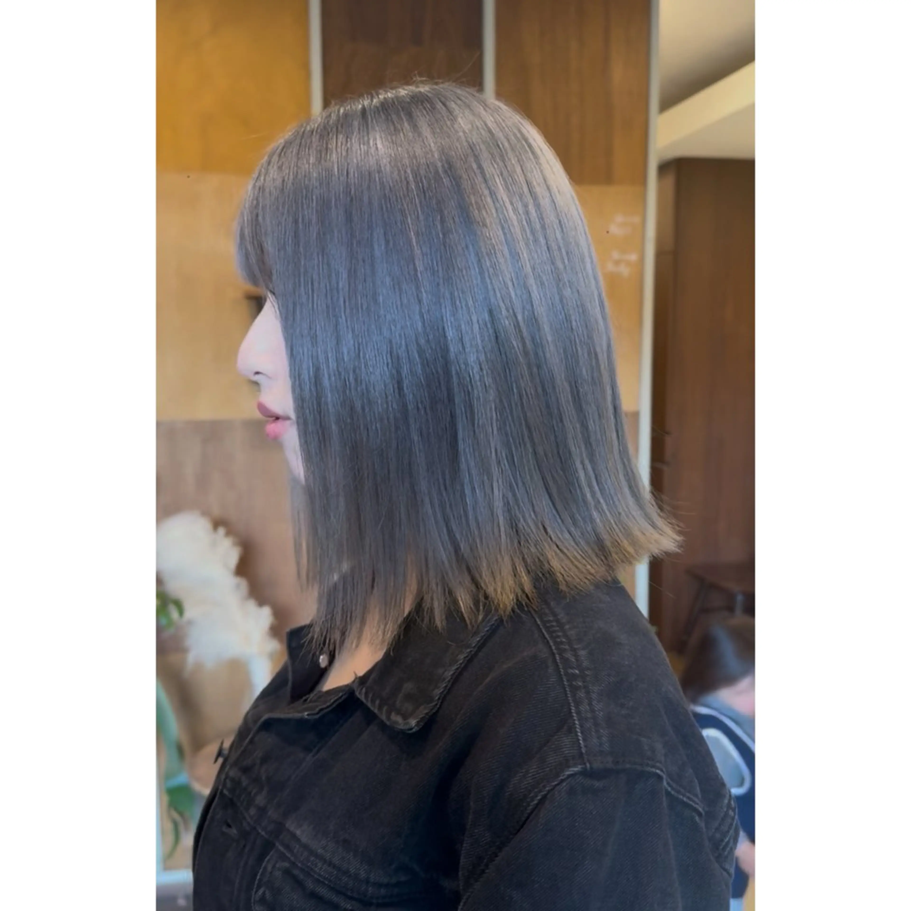 ミディアム ヘアカラー ハイトーン/ ダブルカラー/透明感のヘアスタイル