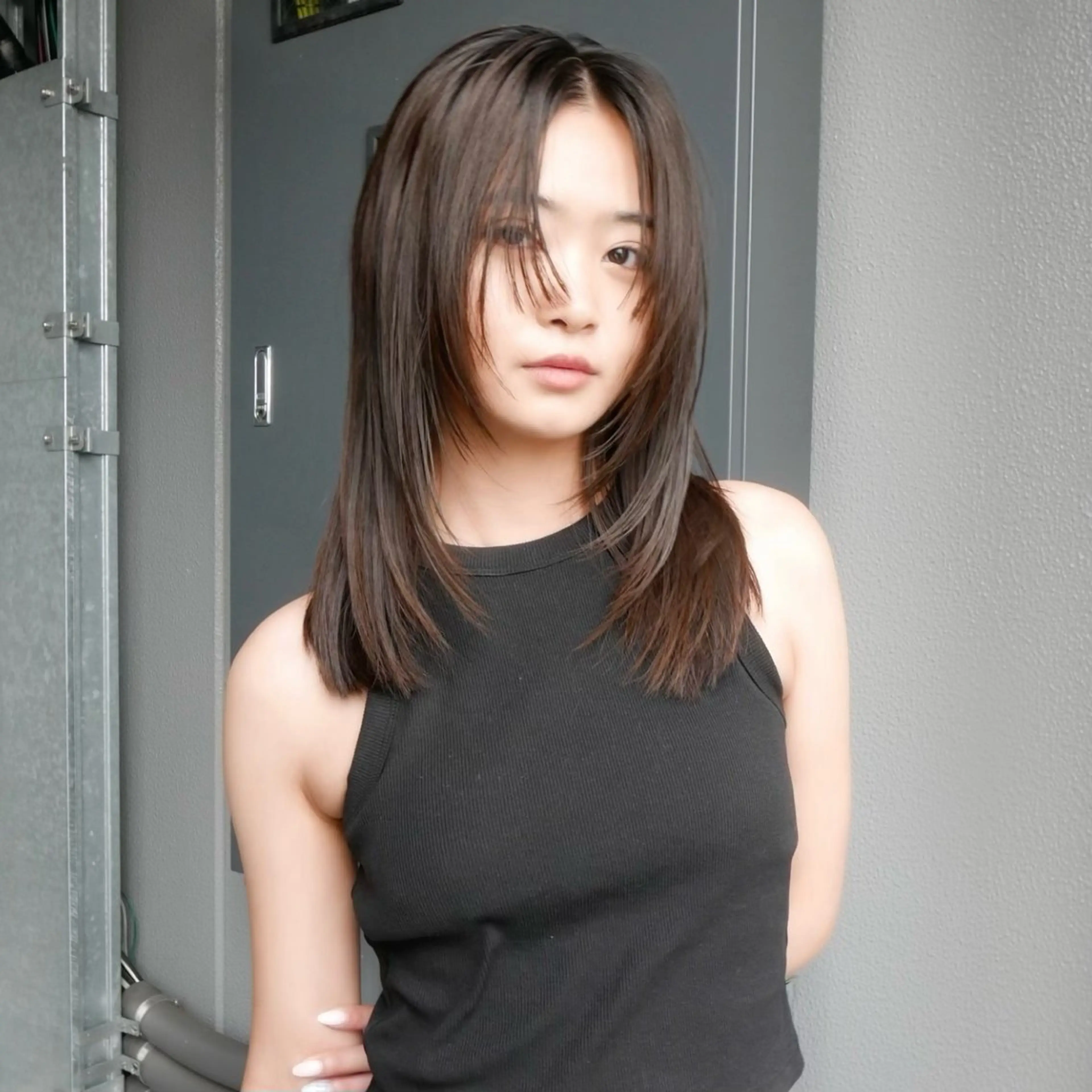 ミディアム 顔まわりレイヤー かきあげバング レイヤーカット bloc japon所属・ﾌﾞﾚｲｽﾞ˚✧₊⁎ ﾚｲﾔｰToriのヘアスタイル