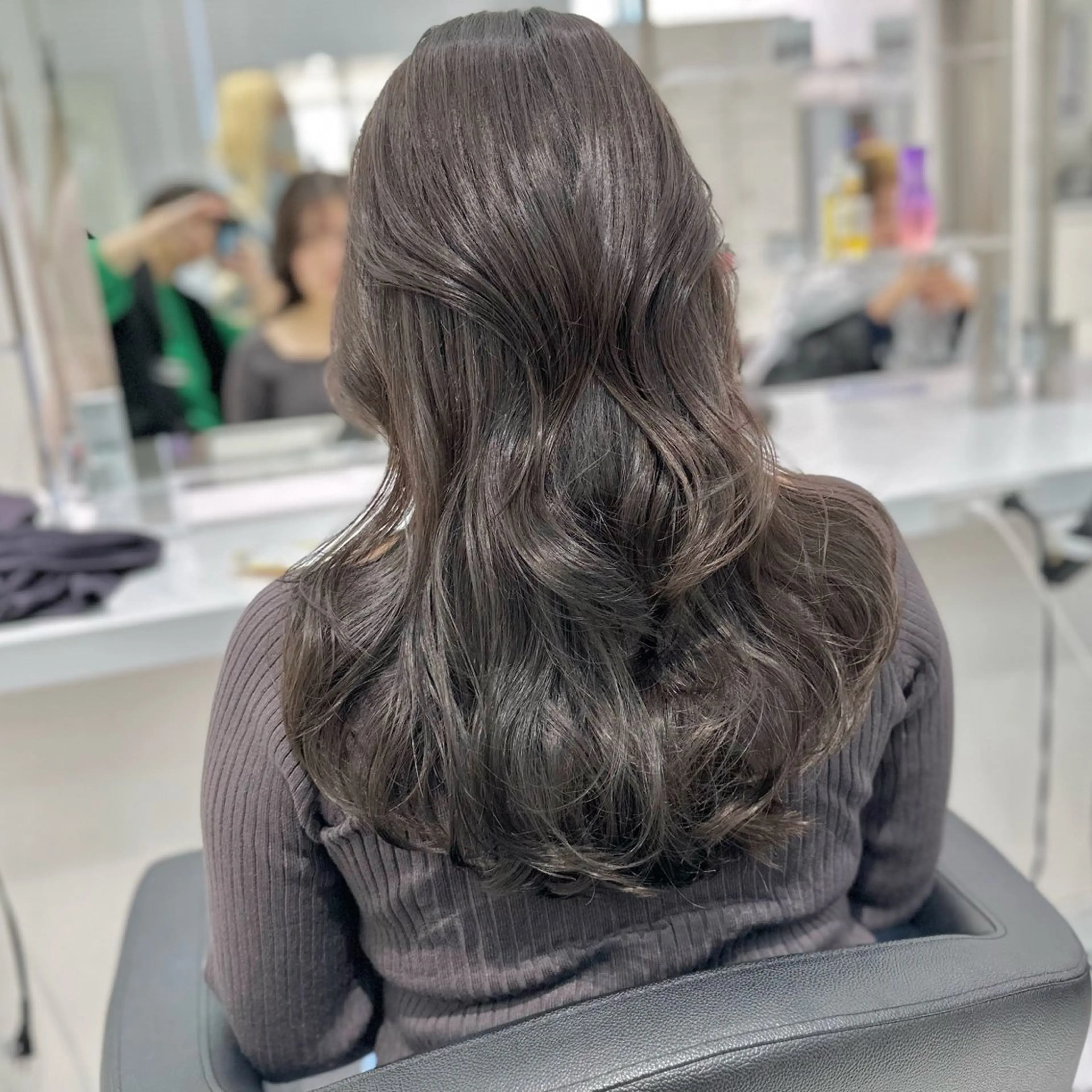 ミディアム カラー 赤み消し🌿 透明感カラー🫧のヘアスタイル