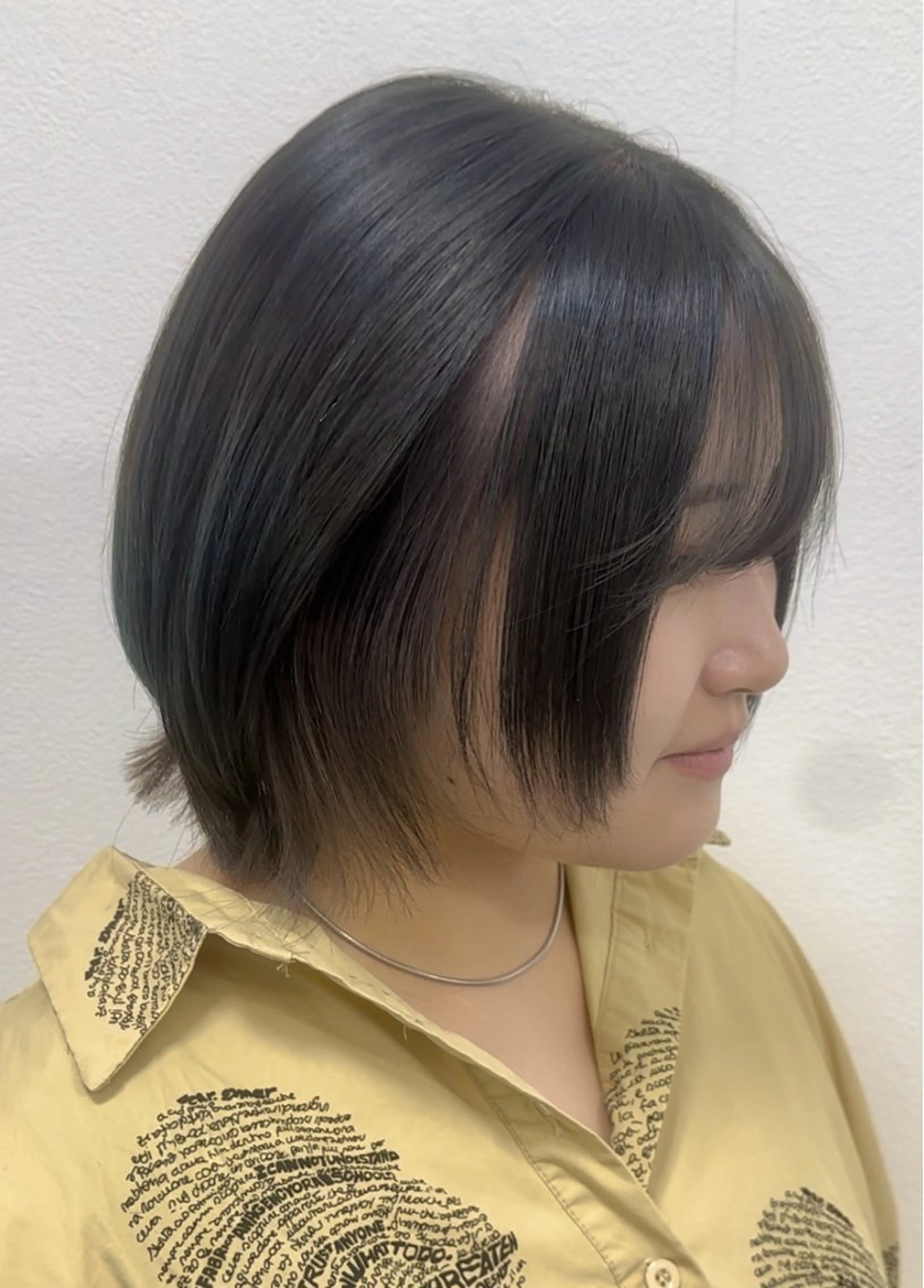 ショート カラー 飯田 冴のヘアスタイル