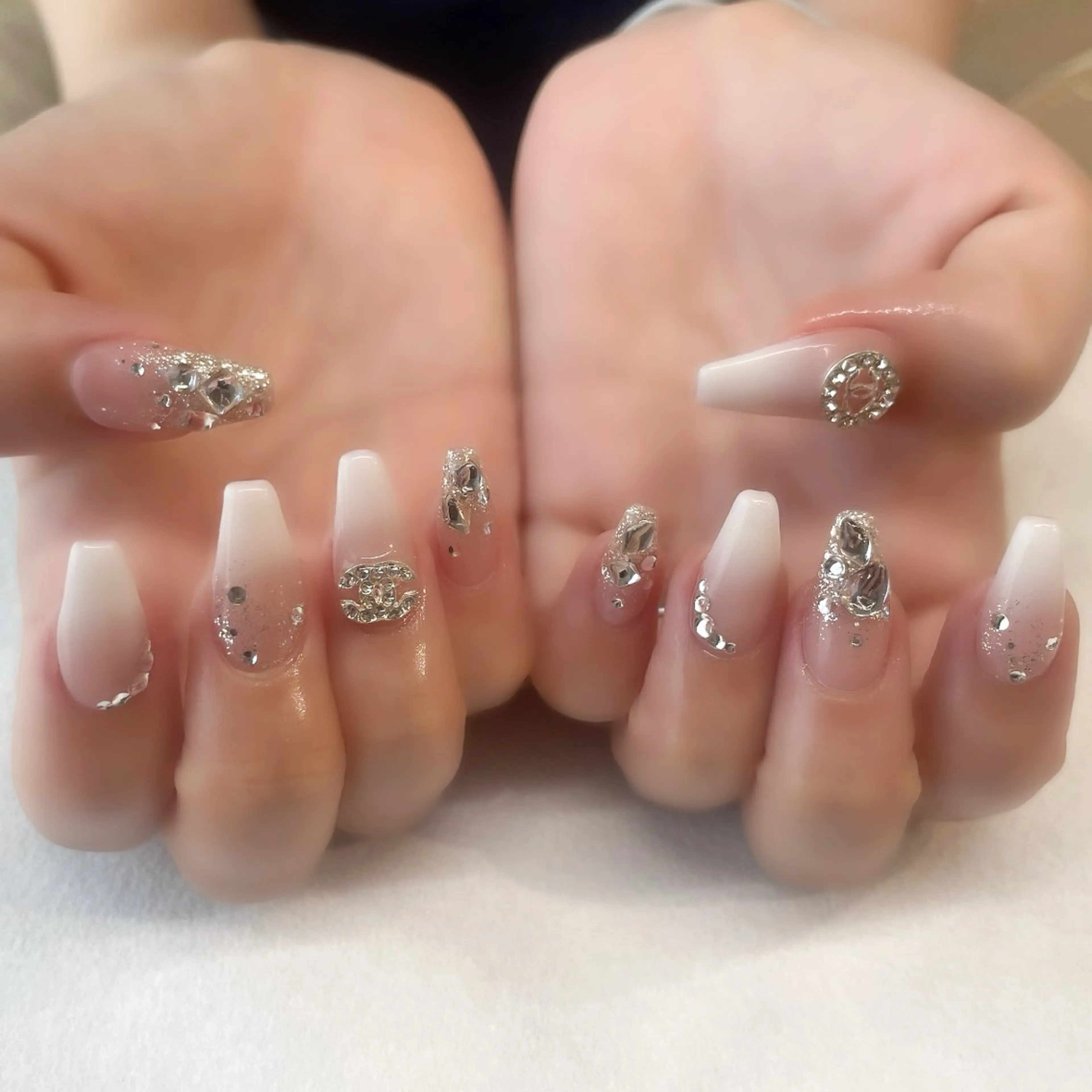 ネイル ハンドネイル 💎🐰 saki. m 🐰💎のネイルデザイン