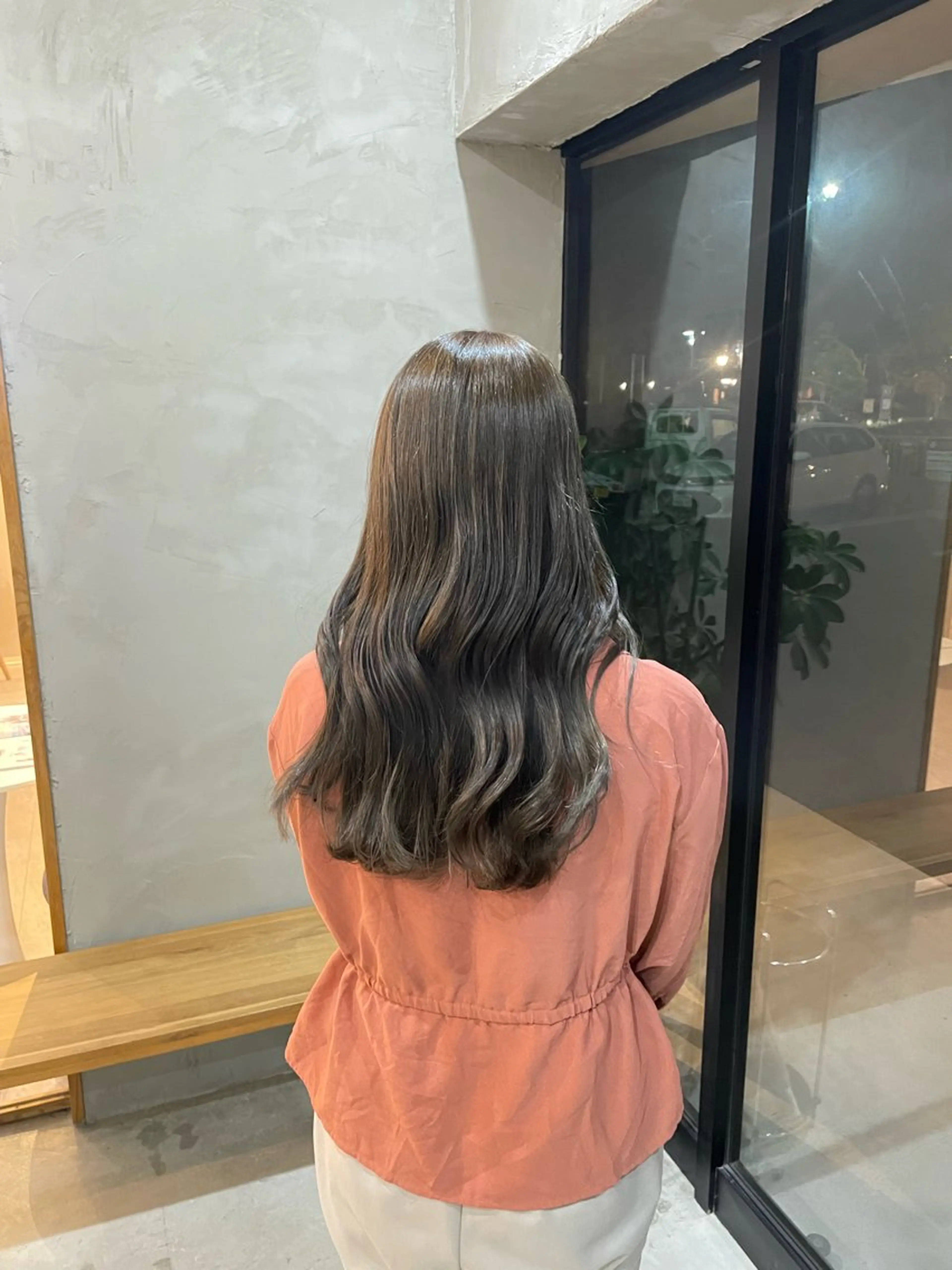 セミロング カラー la fith hinaのヘアスタイル