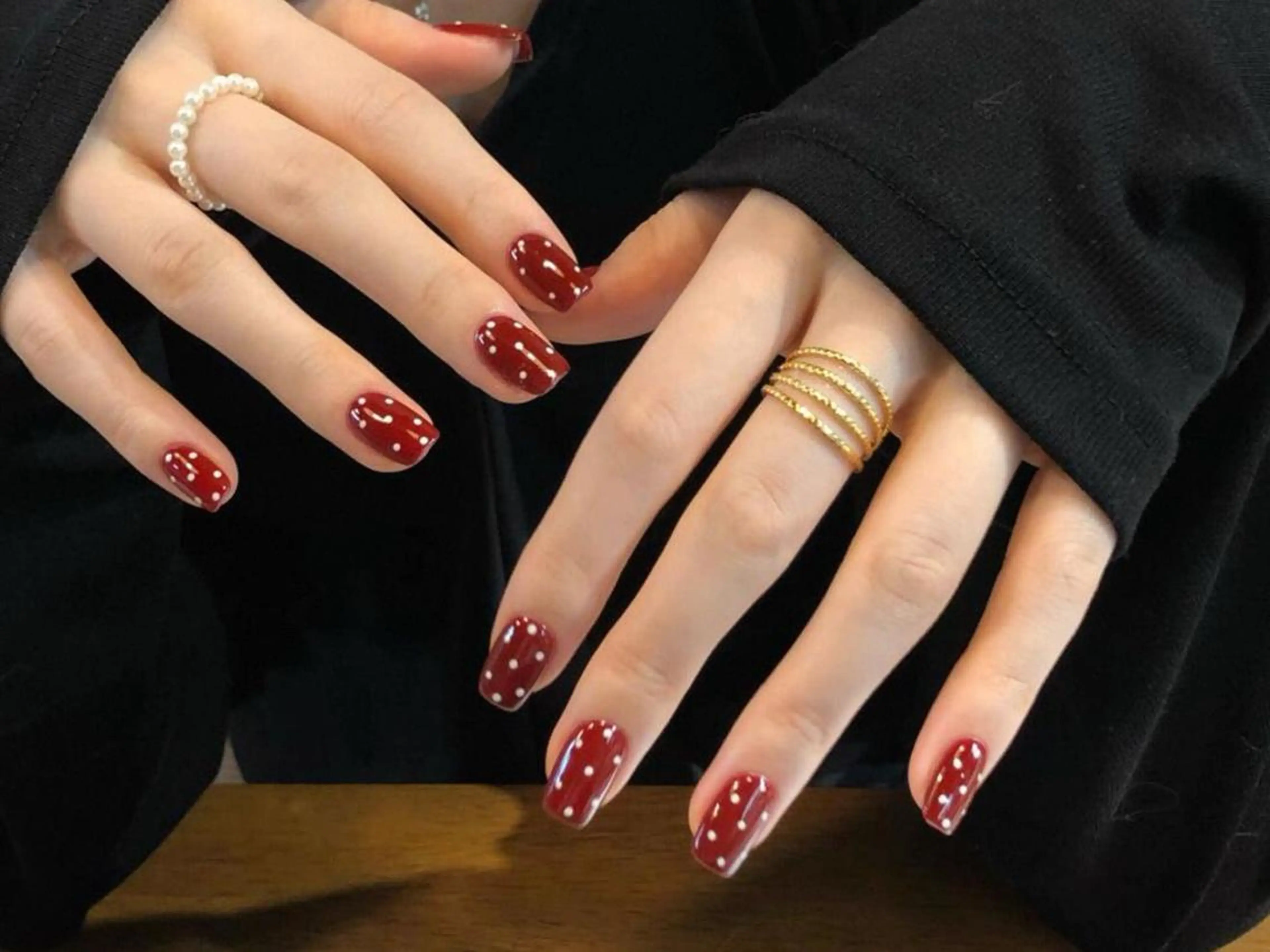 ネイル アートネイル ドット ジェルネイル ガーリー ホログラムネイル ハンドネイル ハンドケア 💅 NikoNikoのネイルデザイン