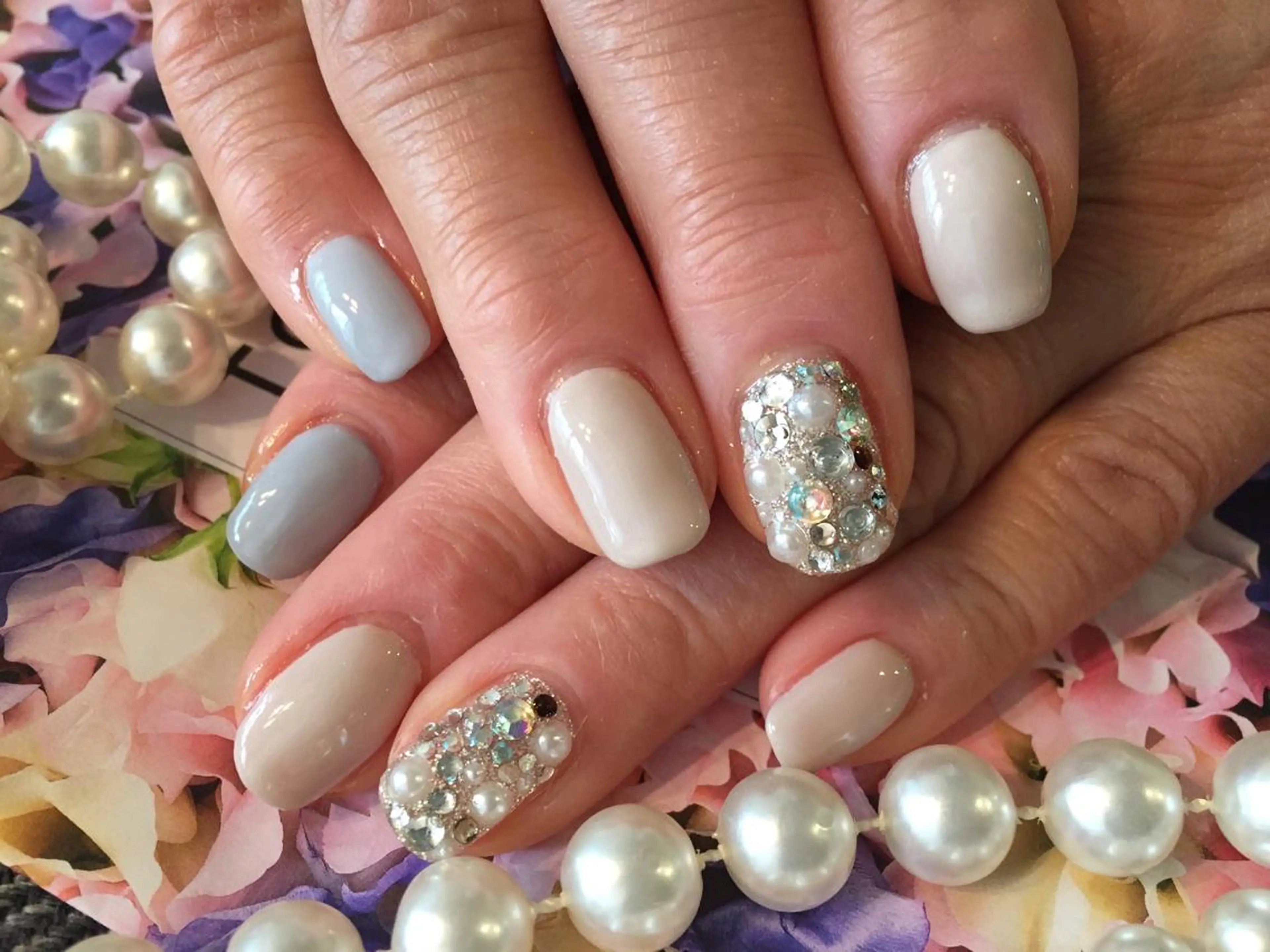 ネイル ストーンネイル Lily closetのネイルデザイン