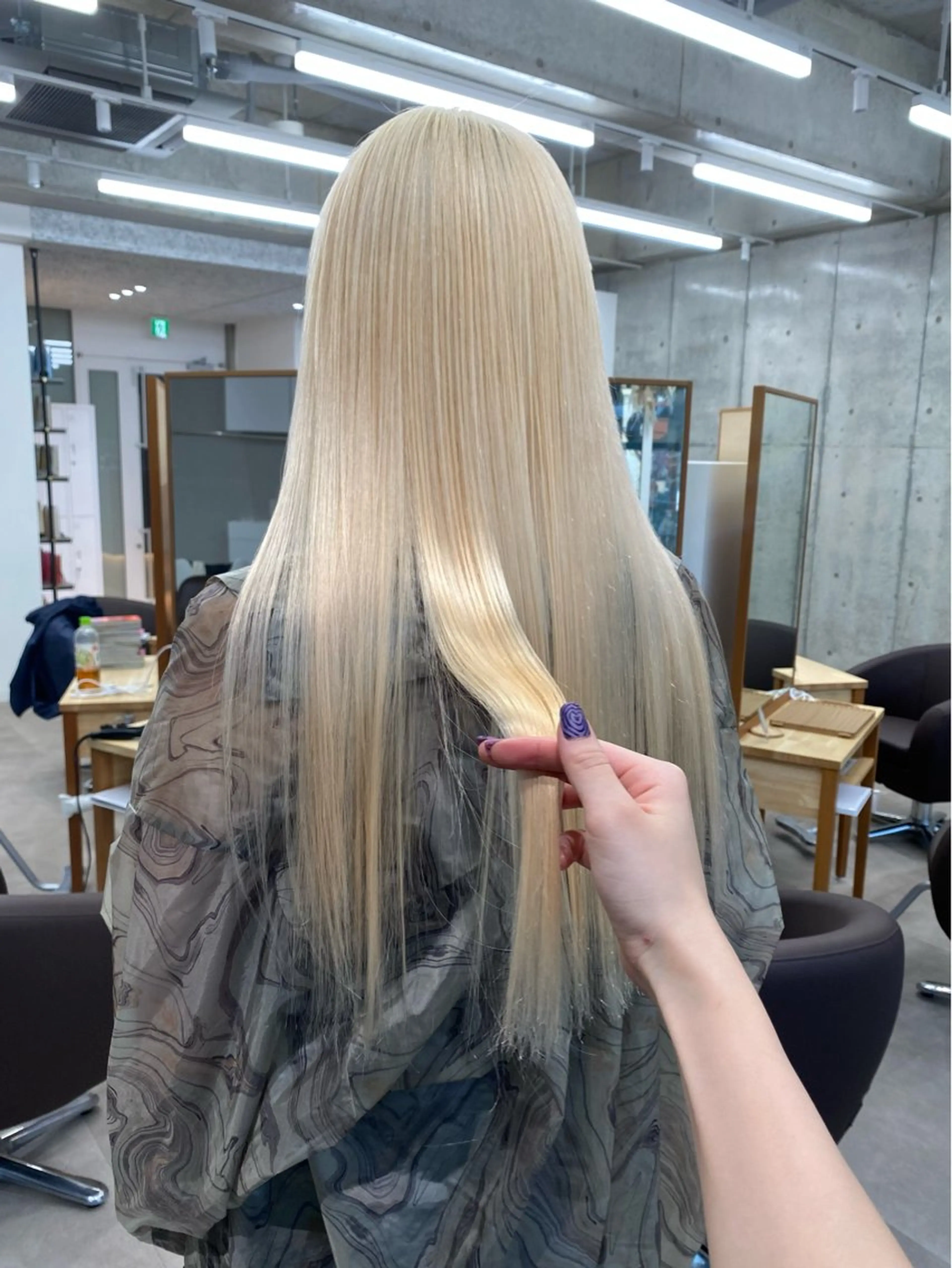 ロング カラー 抜きっぱなしブロンド ハイトーンカラー 🌱ブリーチ・透明感 カラー/mapi🦭のヘアスタイル