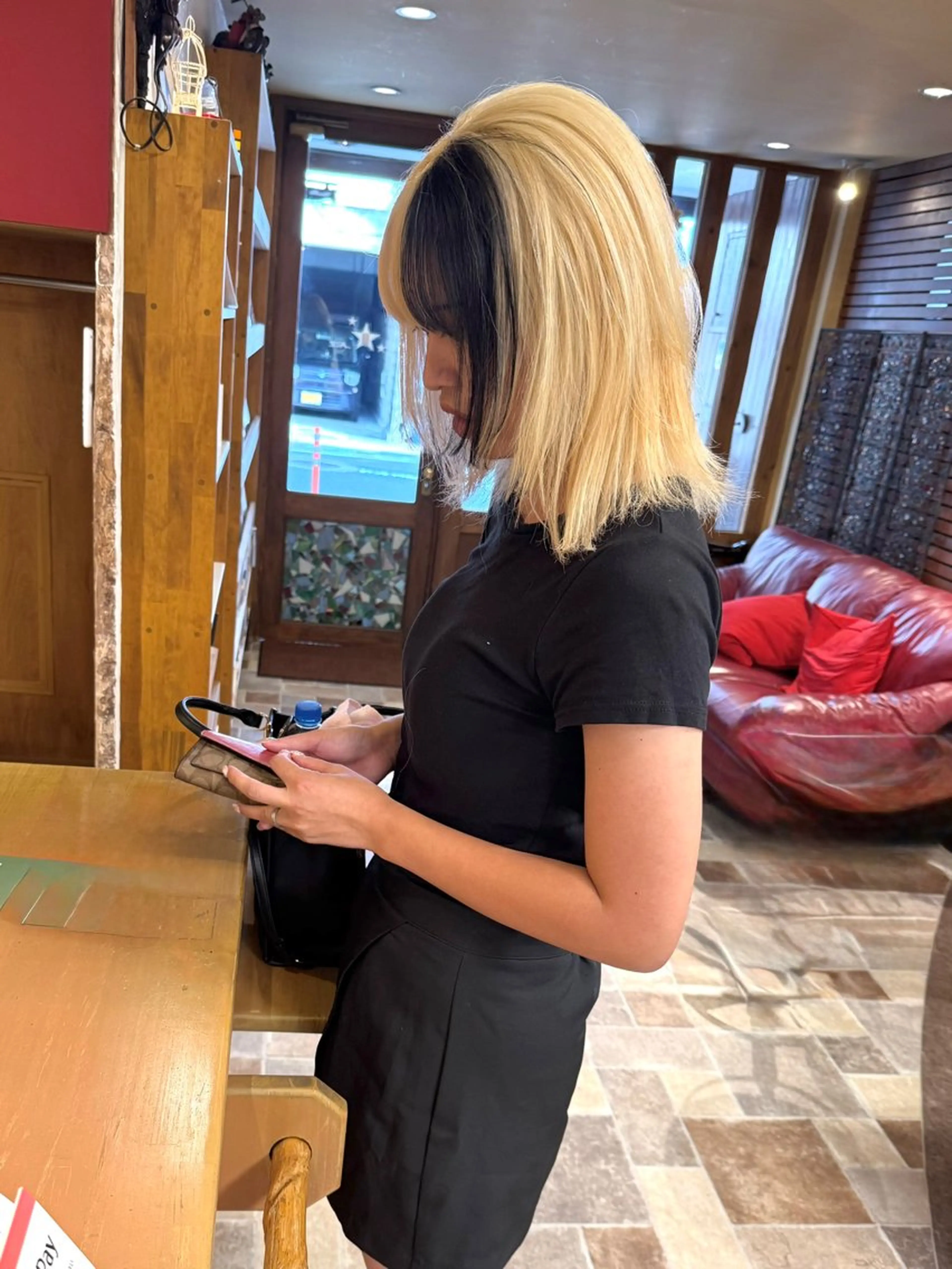 ミディアム カット ヘアカラー トリートメント 東 寛道のヘアスタイル