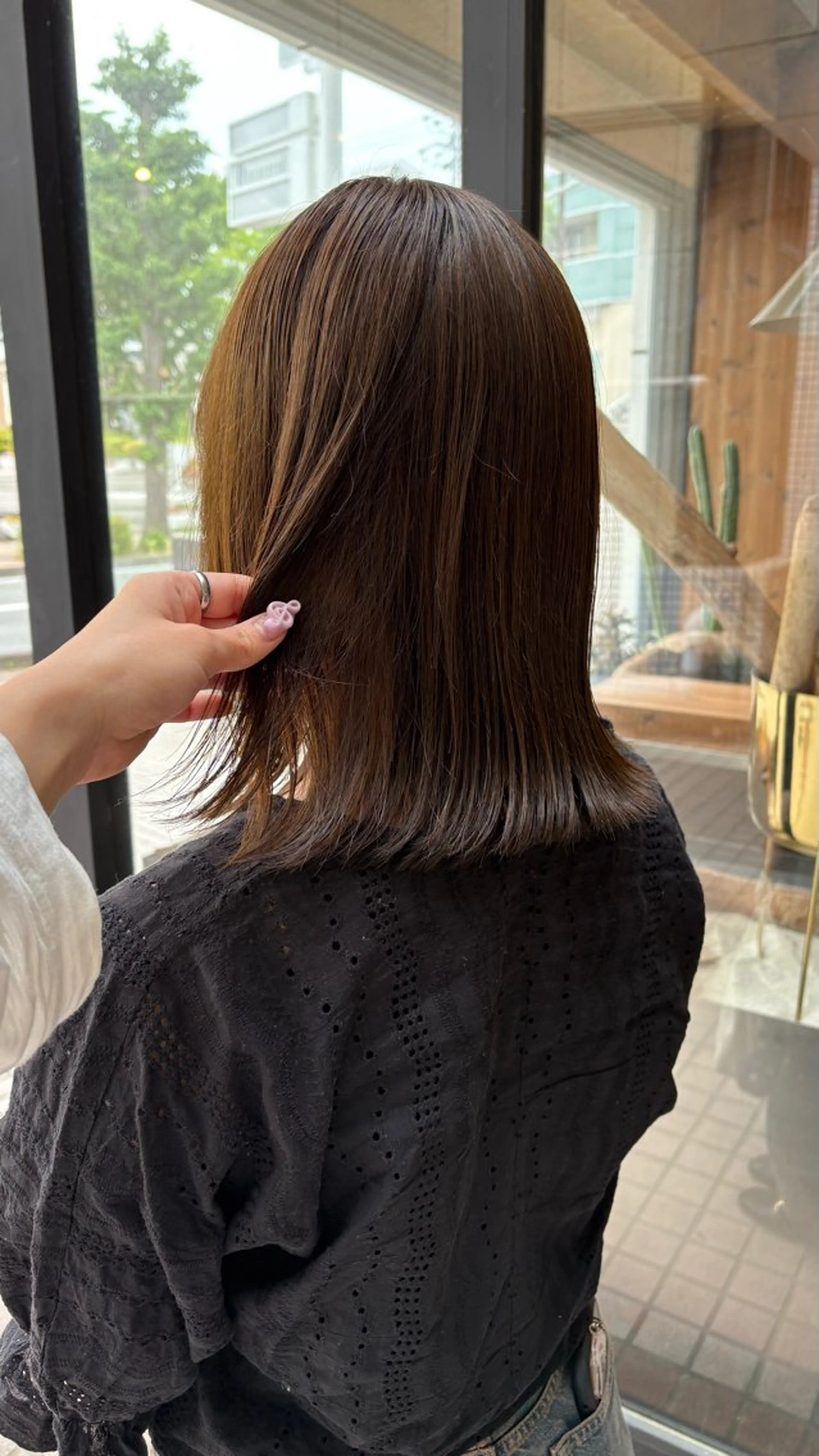 ミディアム カット ヘアカラー ナチュラル ｜ suzukaのヘアスタイル
