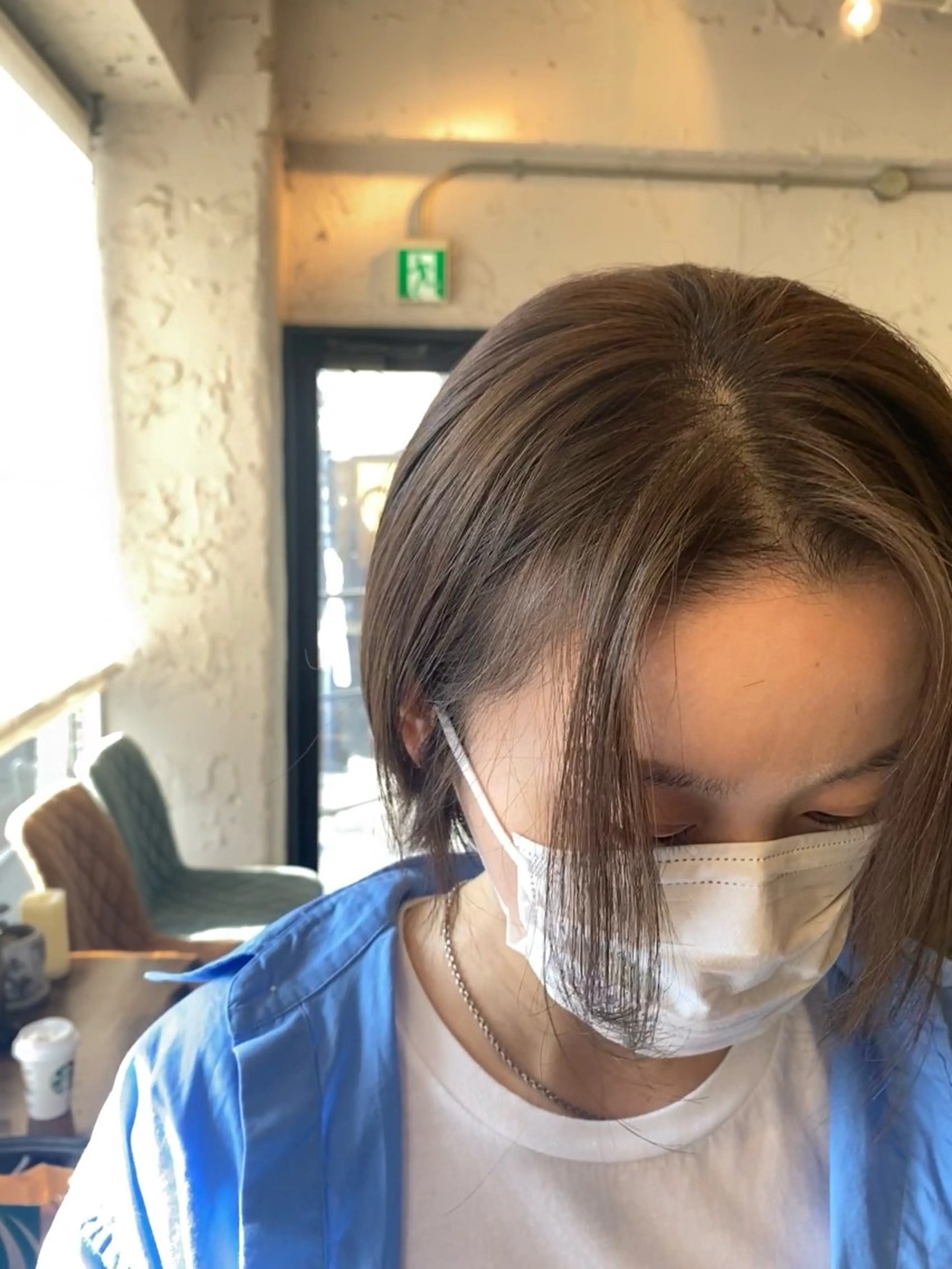 ショート カラー ベージュカラー ブリーチ ブリーチなしカラー オリーブベージュ ケアストレート ハナシロミサキのヘアスタイル