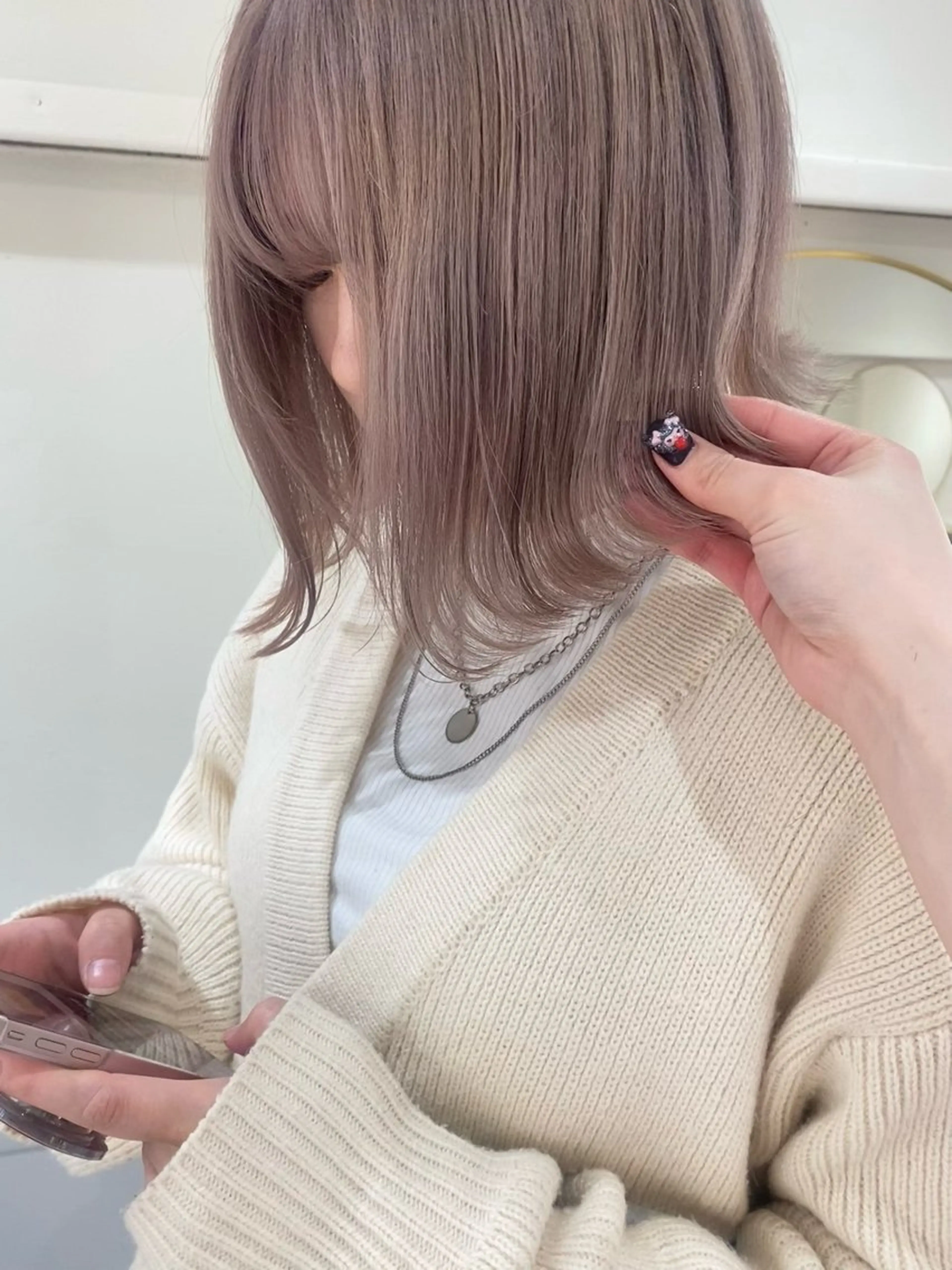 ミディアム カラー ヘアアレンジ ブリーチ ヘアカラー トリートメント ベージュカラー /aibiのヘアスタイル