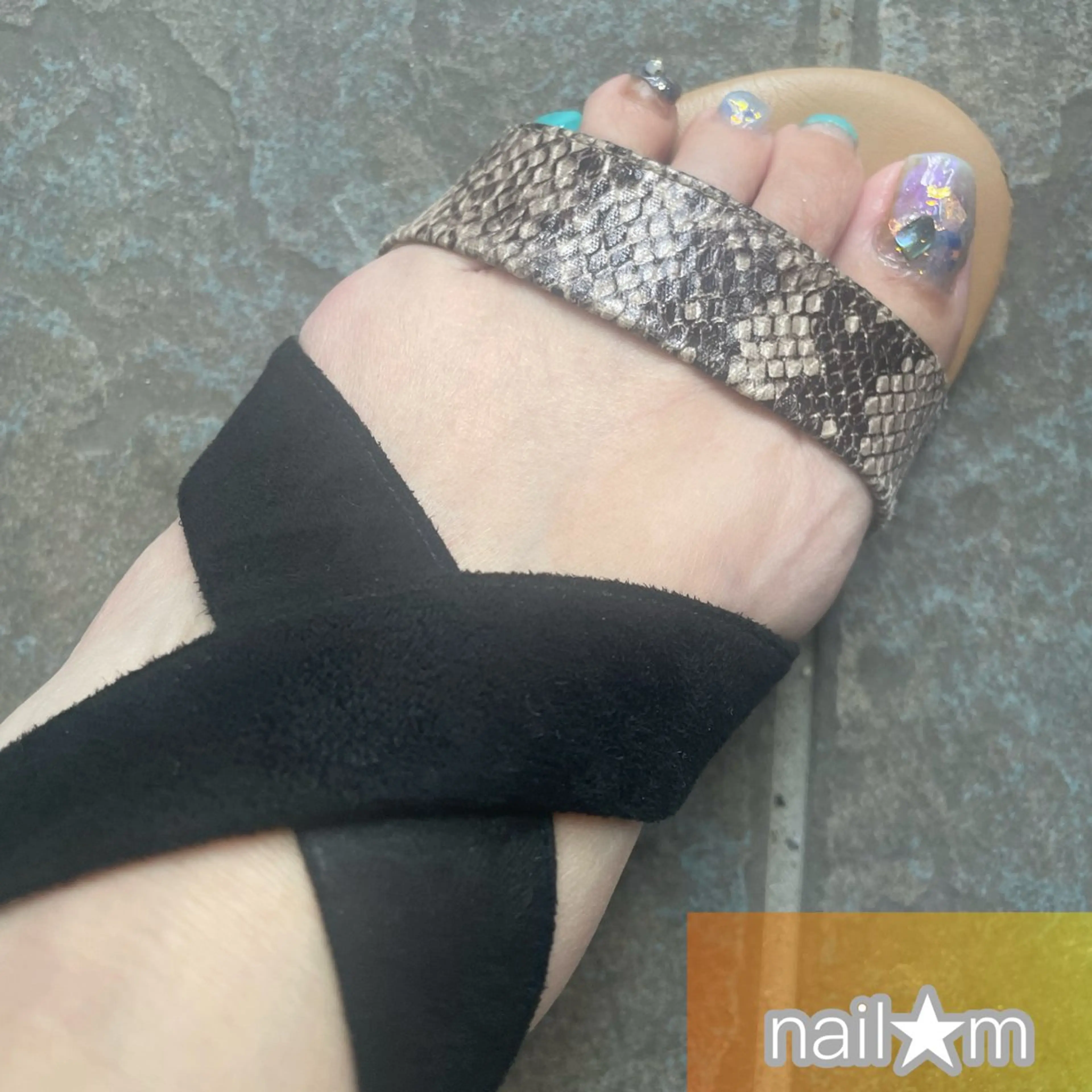 ネイル オーロラネイル ブルー フットネイル グリーン NAIL★M 真紀のネイルデザイン