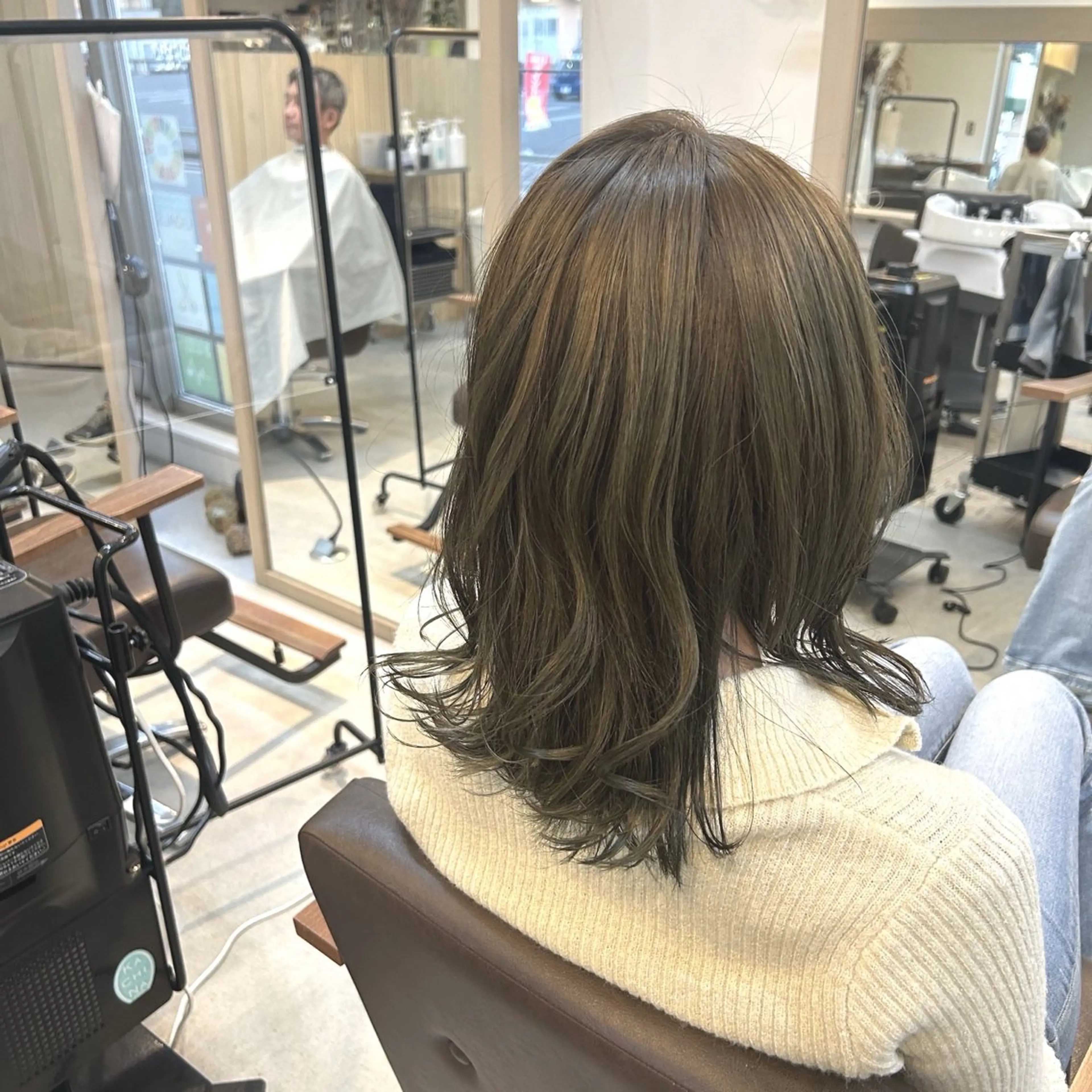 ミディアム ヘアカラー 綿貫 美雪のヘアスタイル