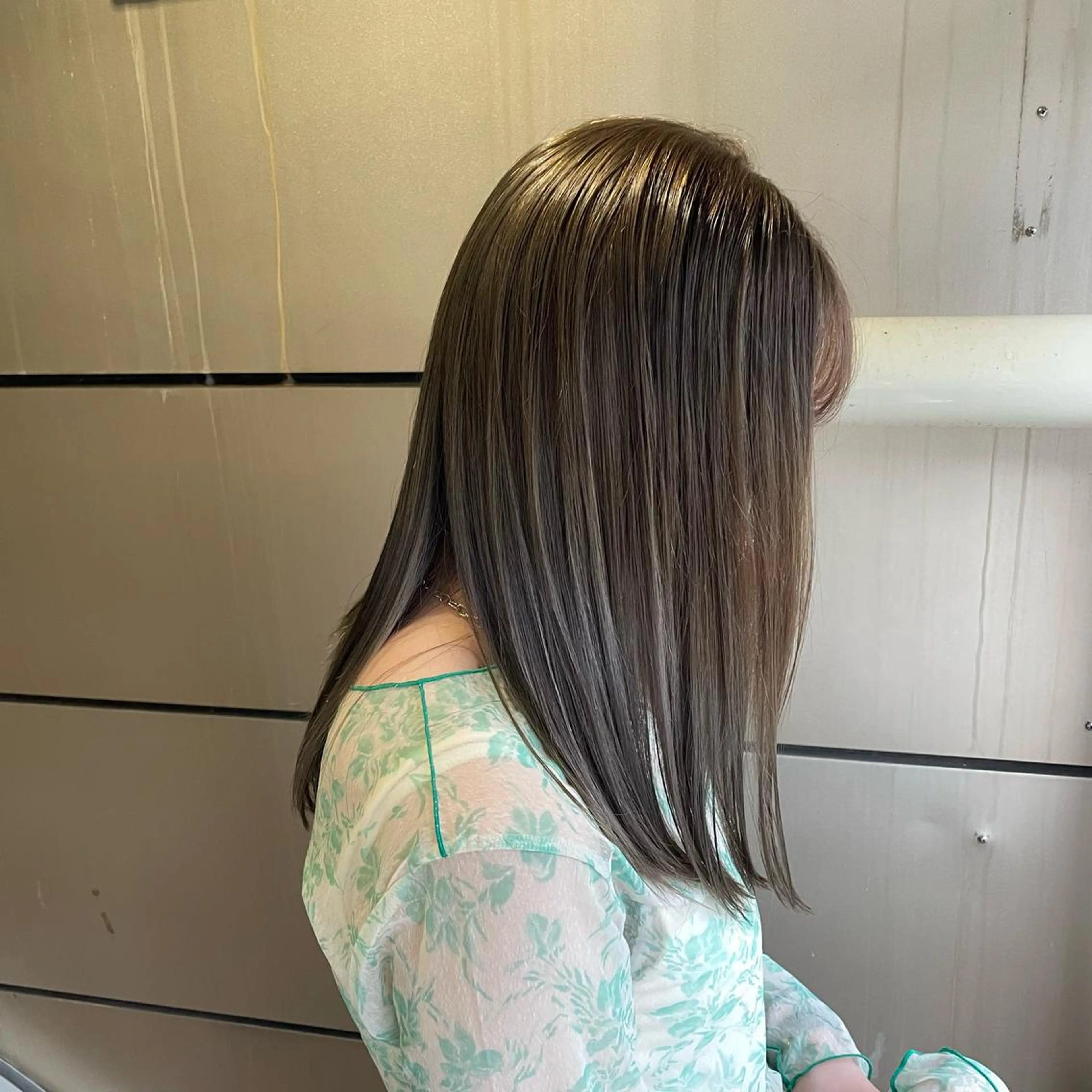 ミディアム 顔まわりレイヤー 韓国風ヘア レイヤーカット ローレイヤー 縮毛矯正 ヘアカラー トリートメント 【必ず似合わせます】 川口航平のヘアスタイル