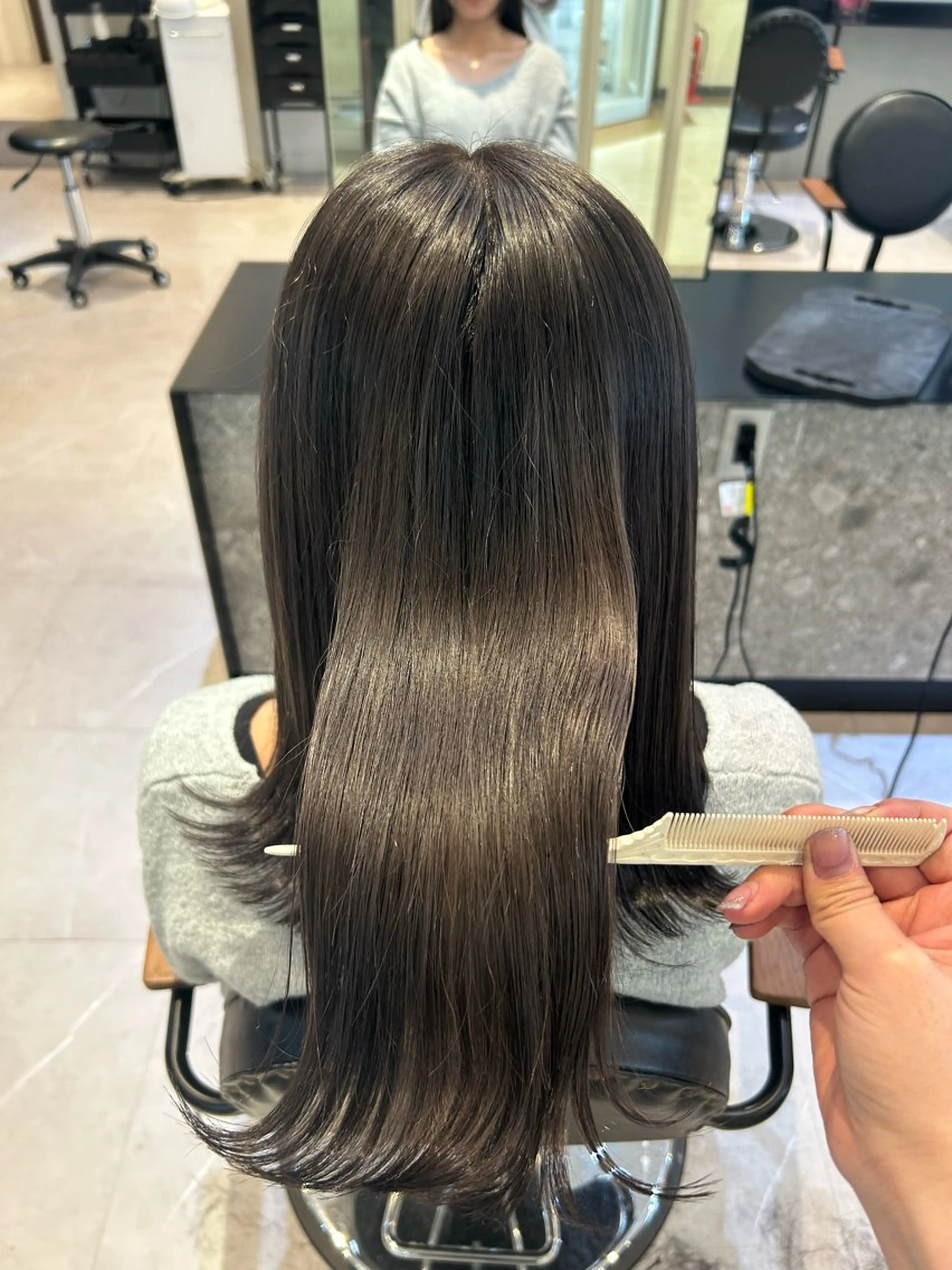 セミロング カラー ヘアアレンジ アッシュ アッシュグレー トリートメント 縮毛矯正/カット/ 韓国ヘア/蛯原🍤のヘアスタイル