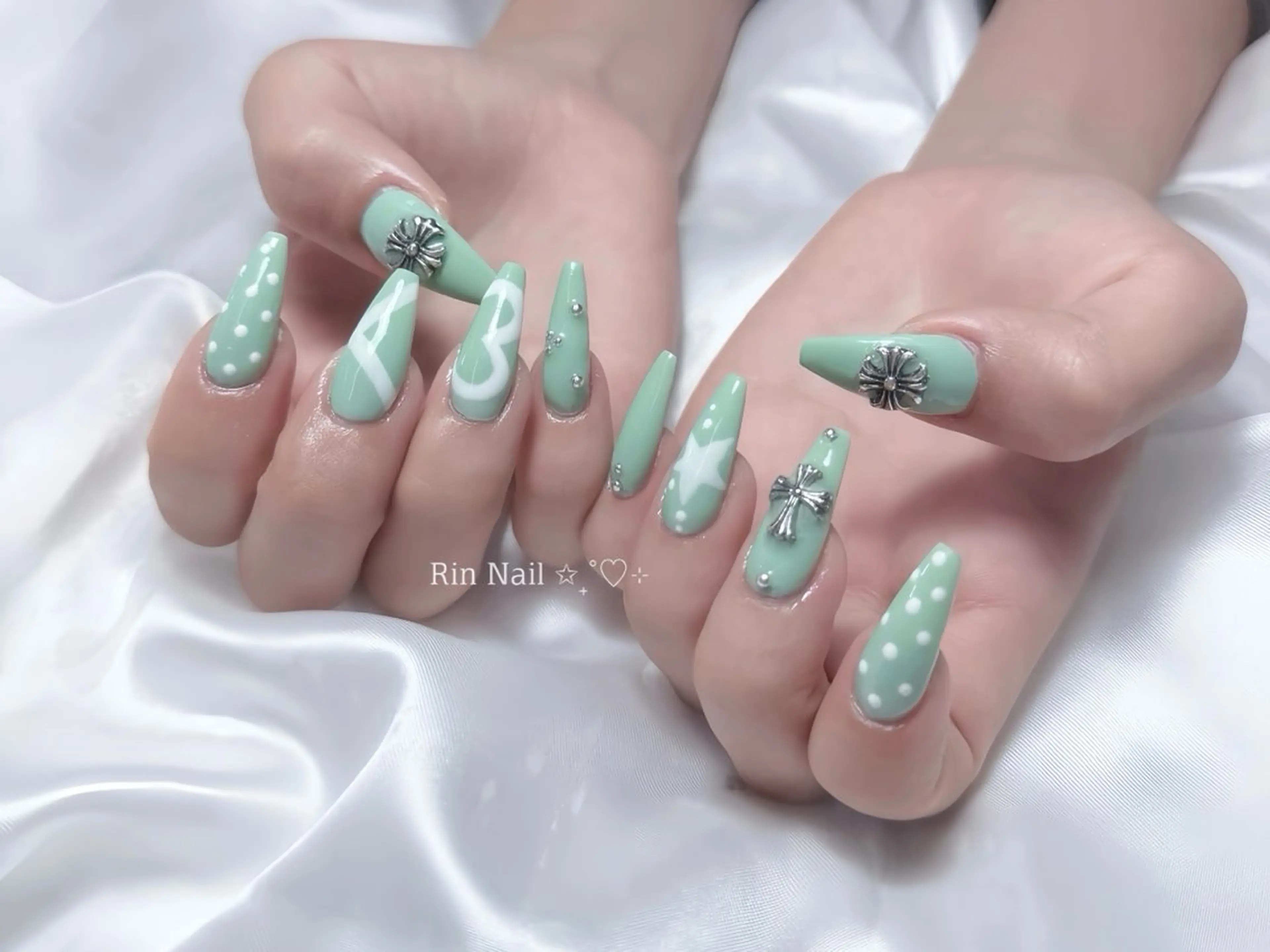 ネイル ボルドー フレンチネイル グラデーション キラキラネイル 韓国ネイル ハンドネイル Rin Nail Shinokuboのネイルデザイン