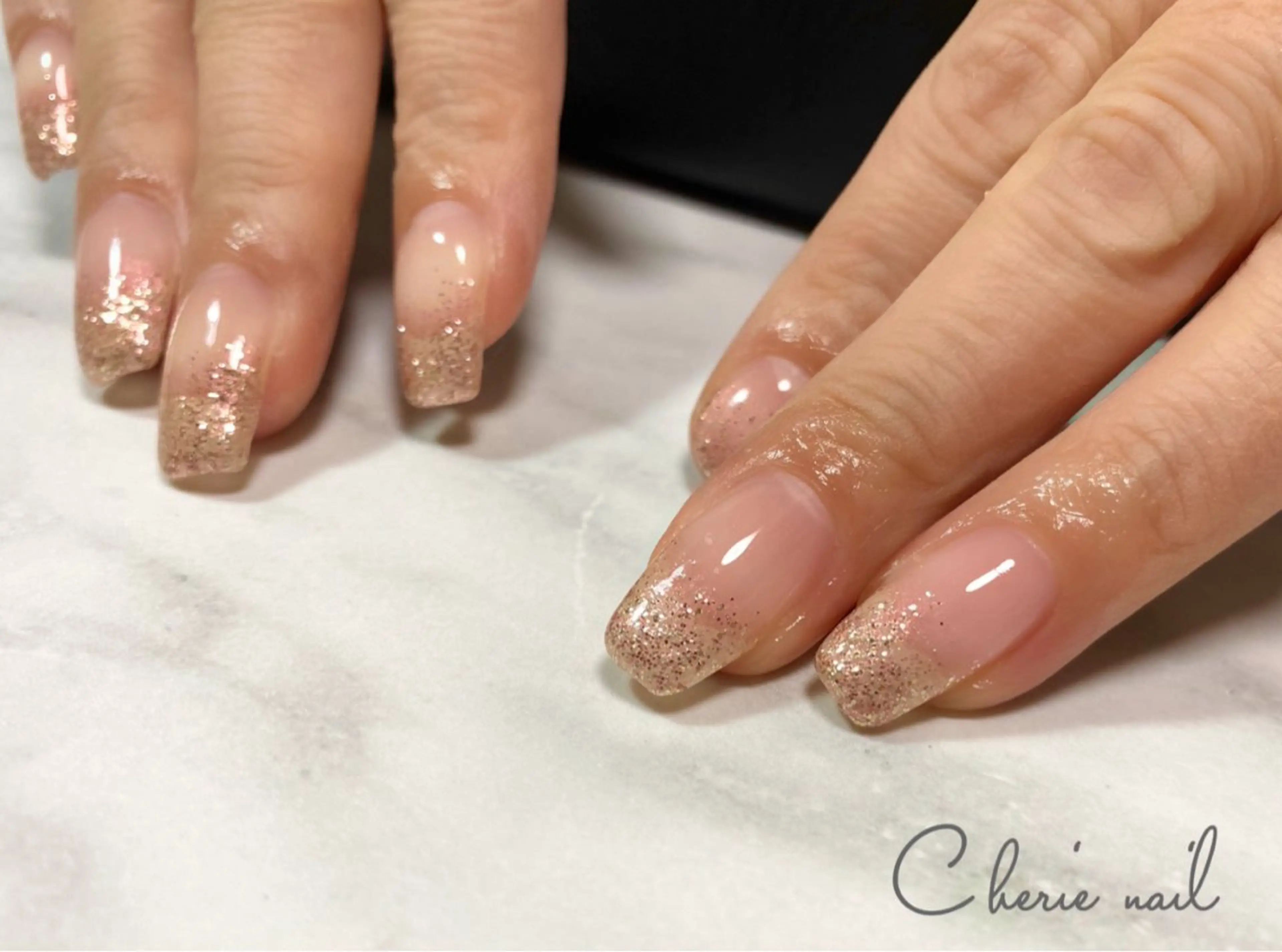 ネイル ジェルネイル グラデーション ラメ(グリッター) ピンク シンプルネイル Cherienail yunaのネイルデザイン