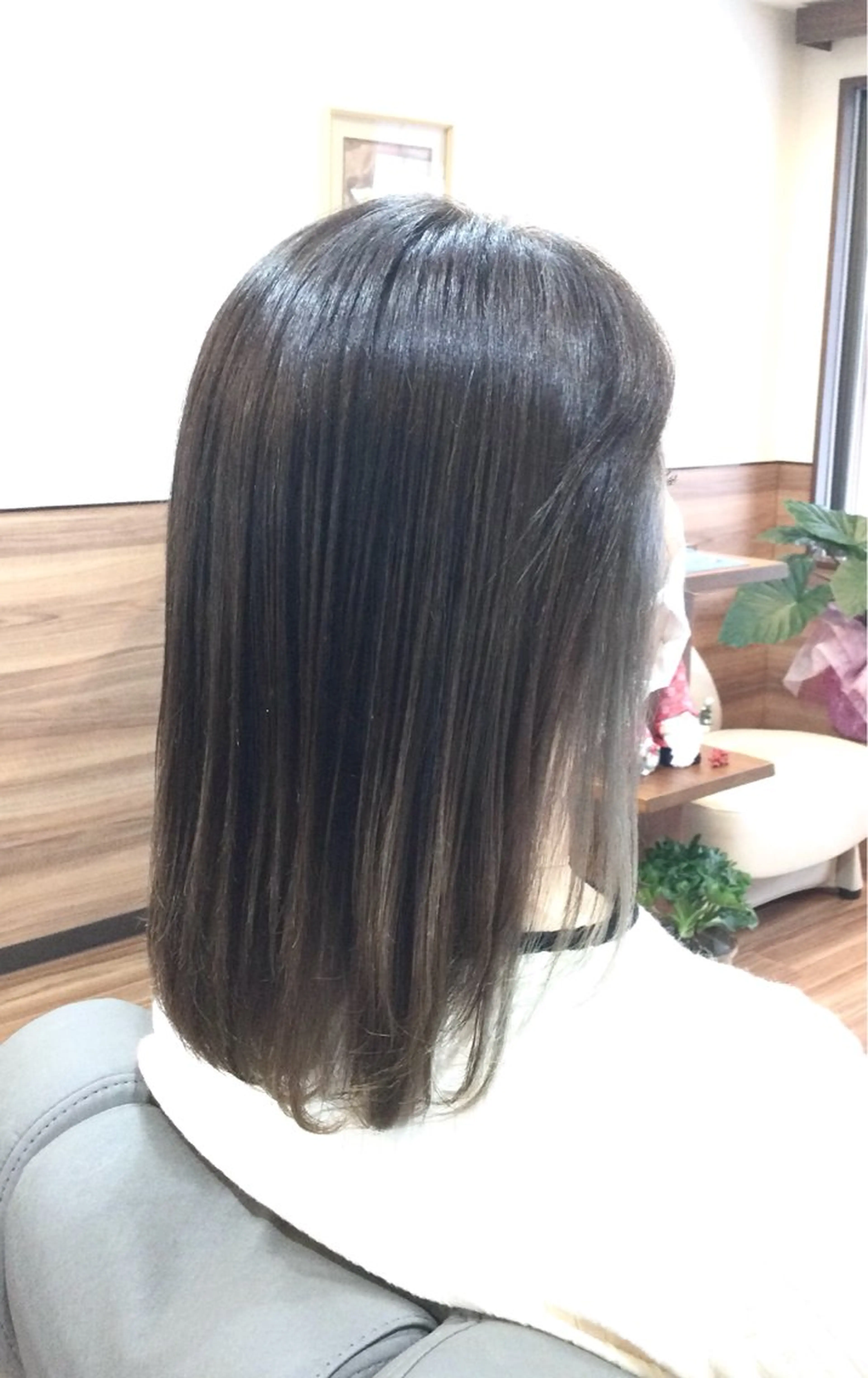 セミロング カラー インナーカラー カット パーマ トリートメント Annon プライベートサロンのヘアスタイル