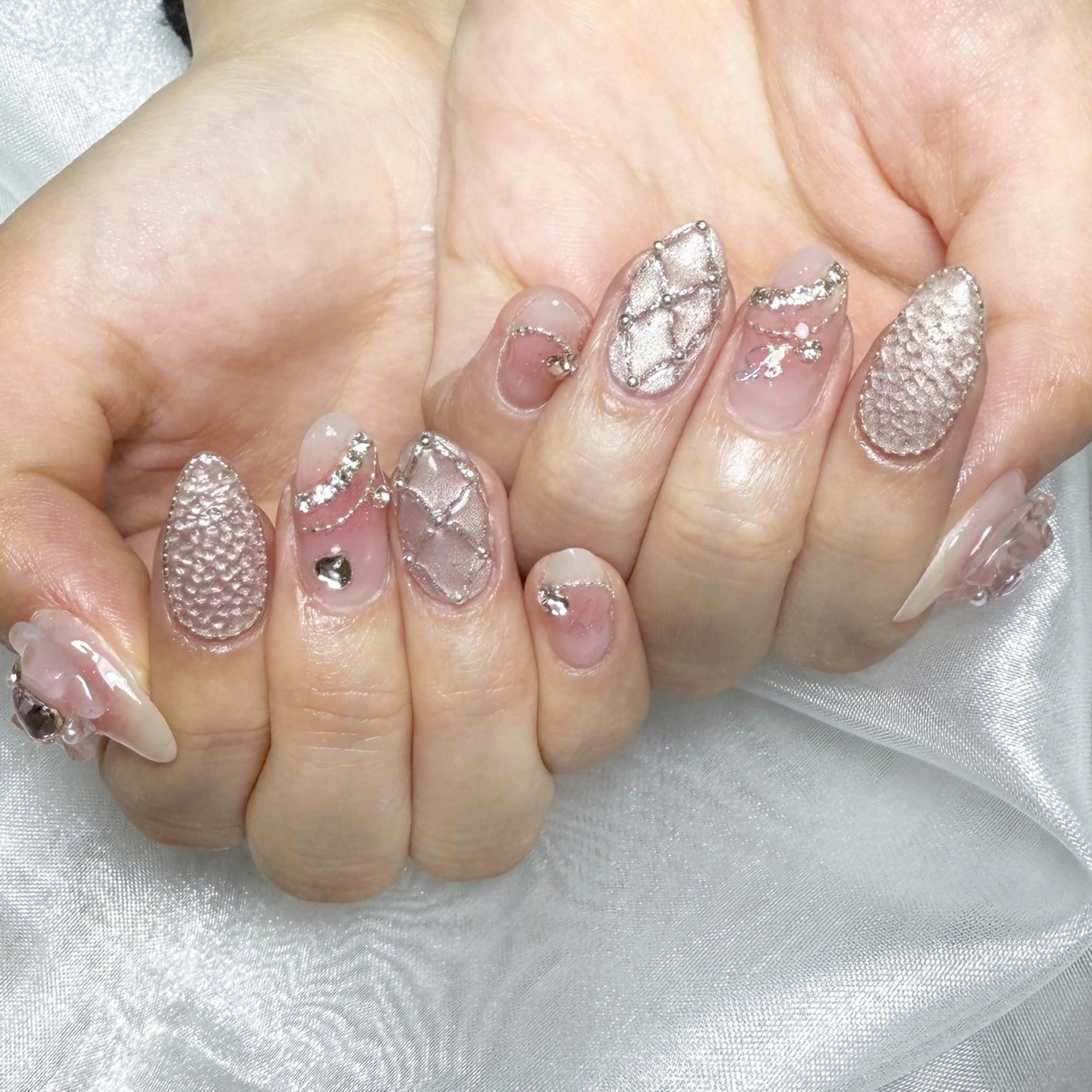 メンズ ネイル メンズ韓国風 アートネイル オーロラネイル ガーリー キラキラネイル ハンドネイル Nail salon 木にいるのネイルデザイン