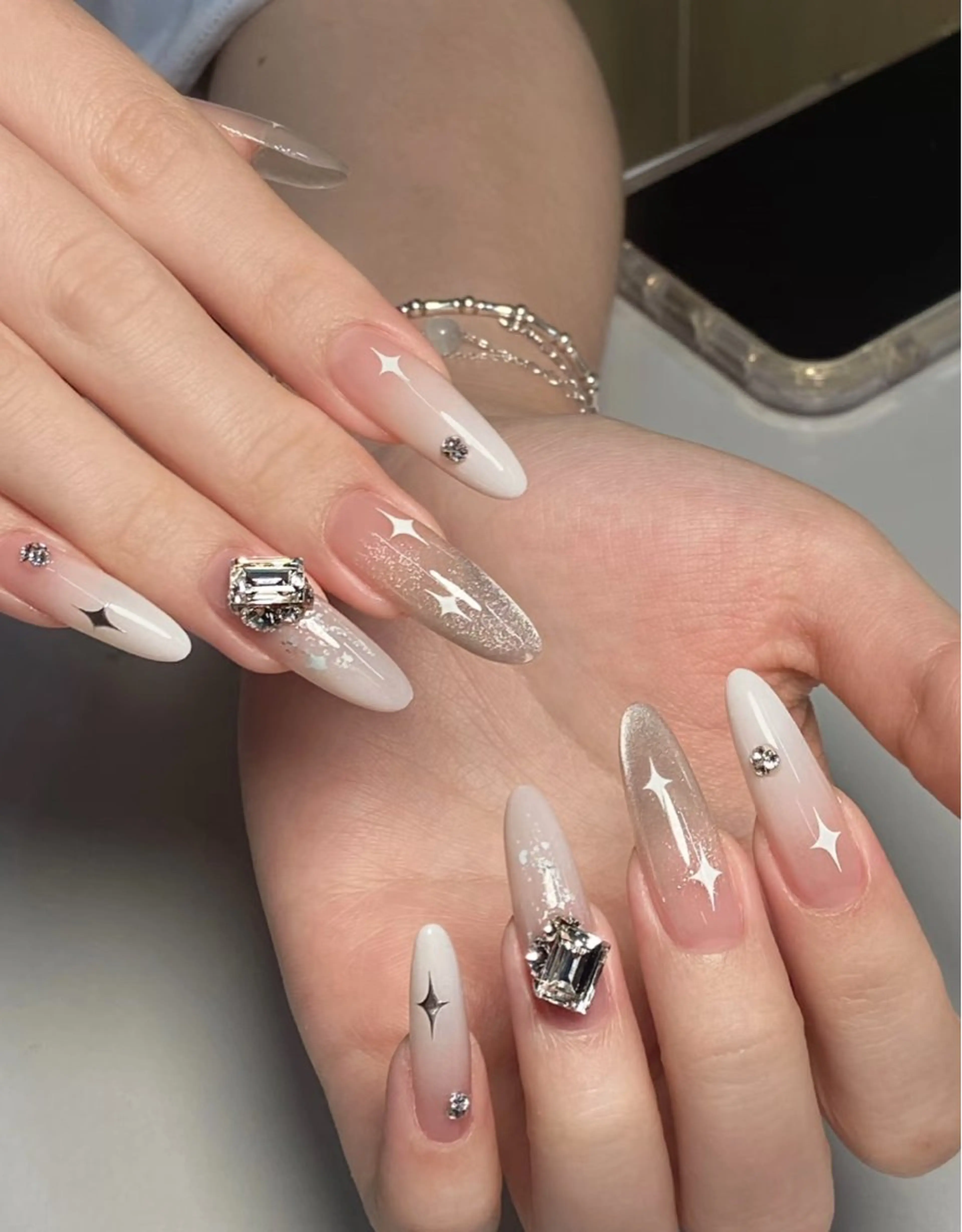 ネイル アートネイル オーロラネイル チークネイル フレンチネイル ガラスフレンチ ハンドネイル 🎀🎀YooLi Nail Salonのネイルデザイン